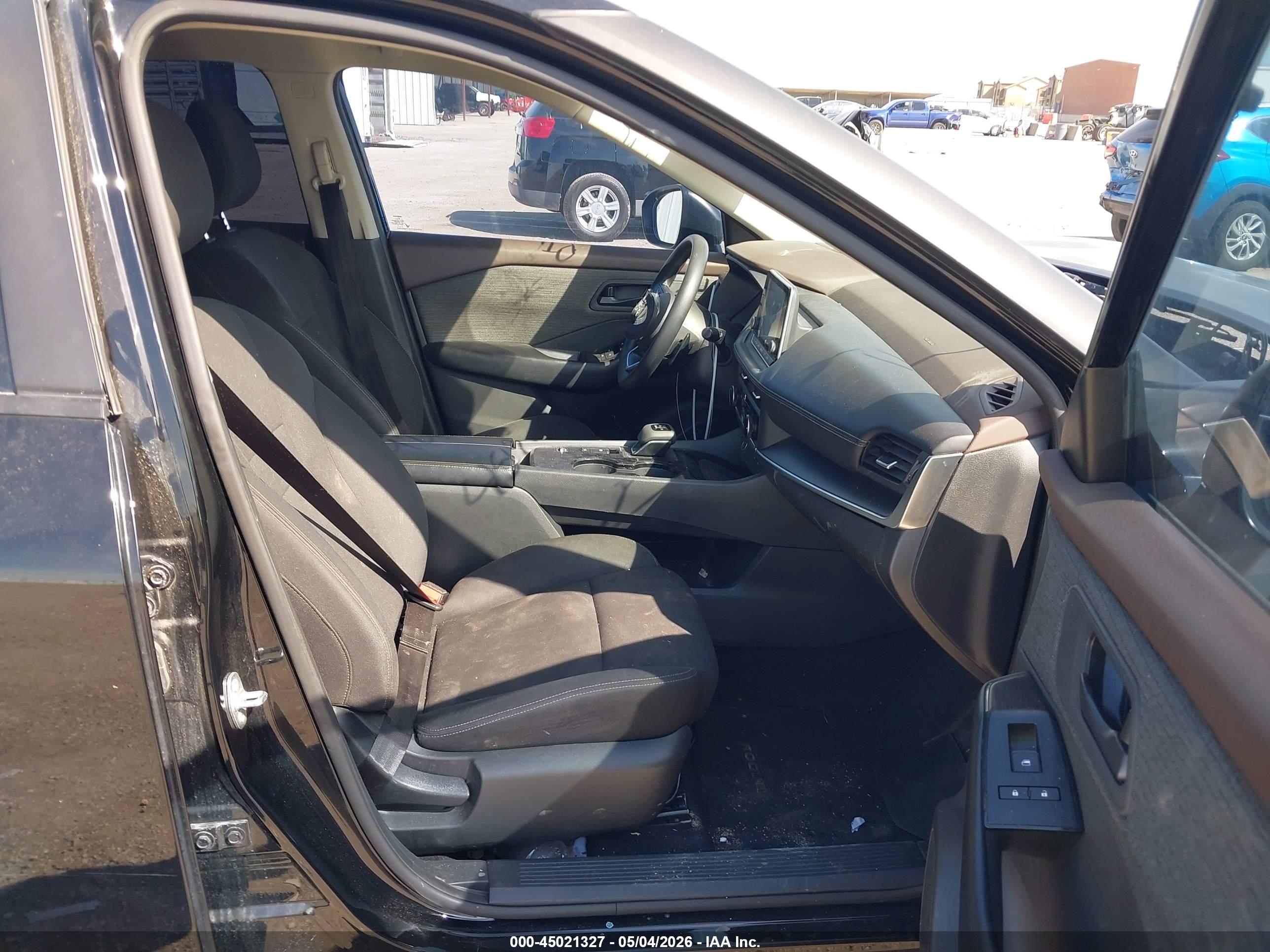 NISSAN ROGUE image 5