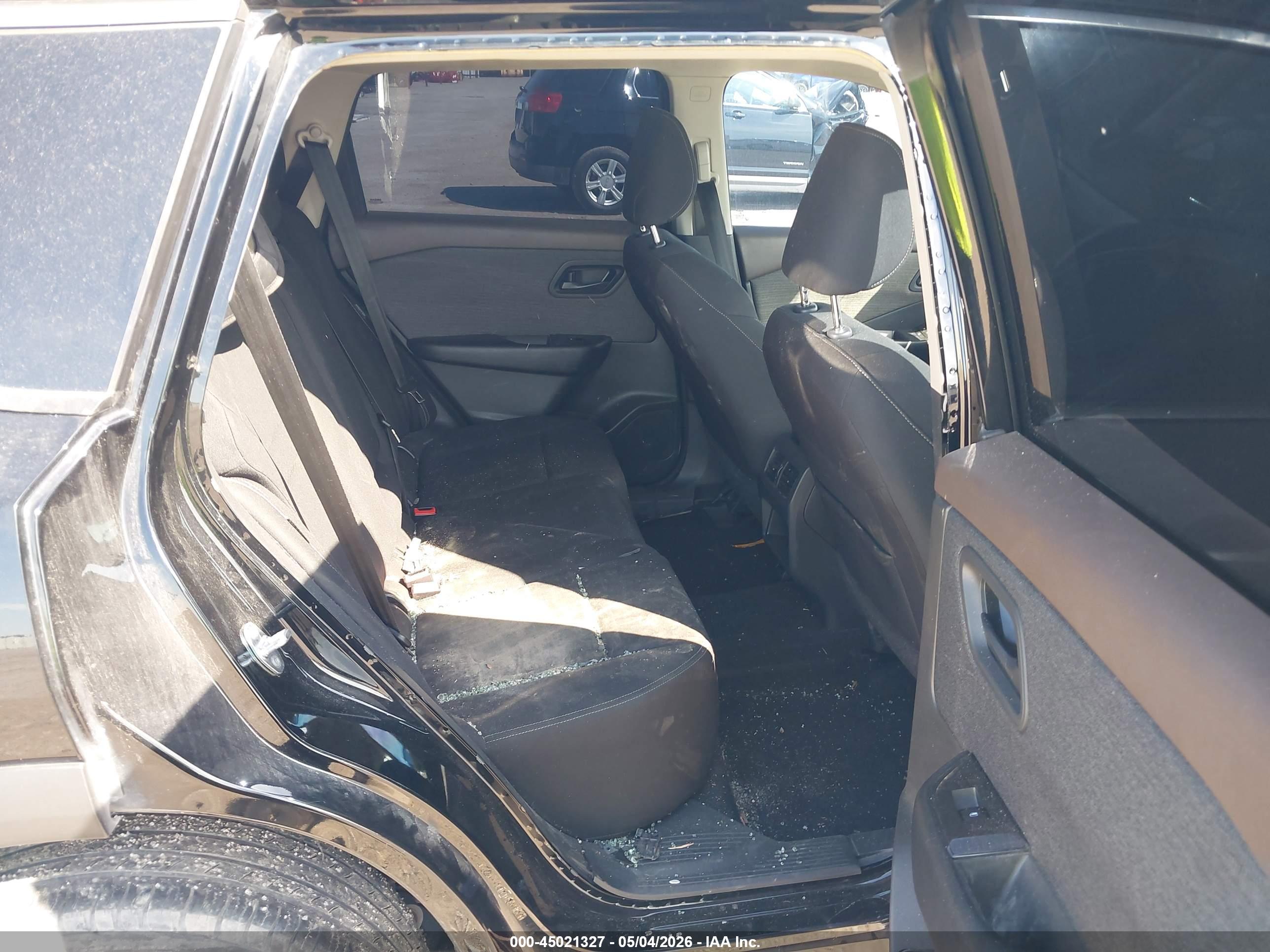 NISSAN ROGUE image 8