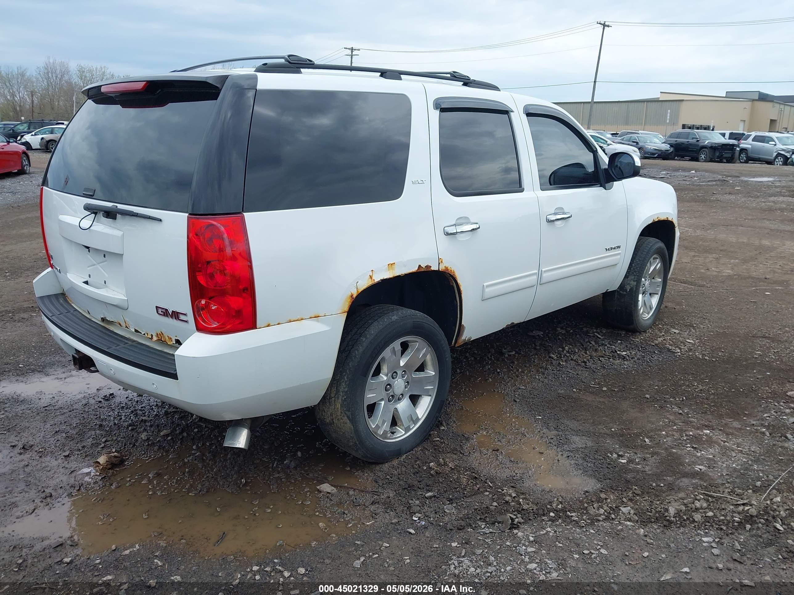 GMC YUKON image 4