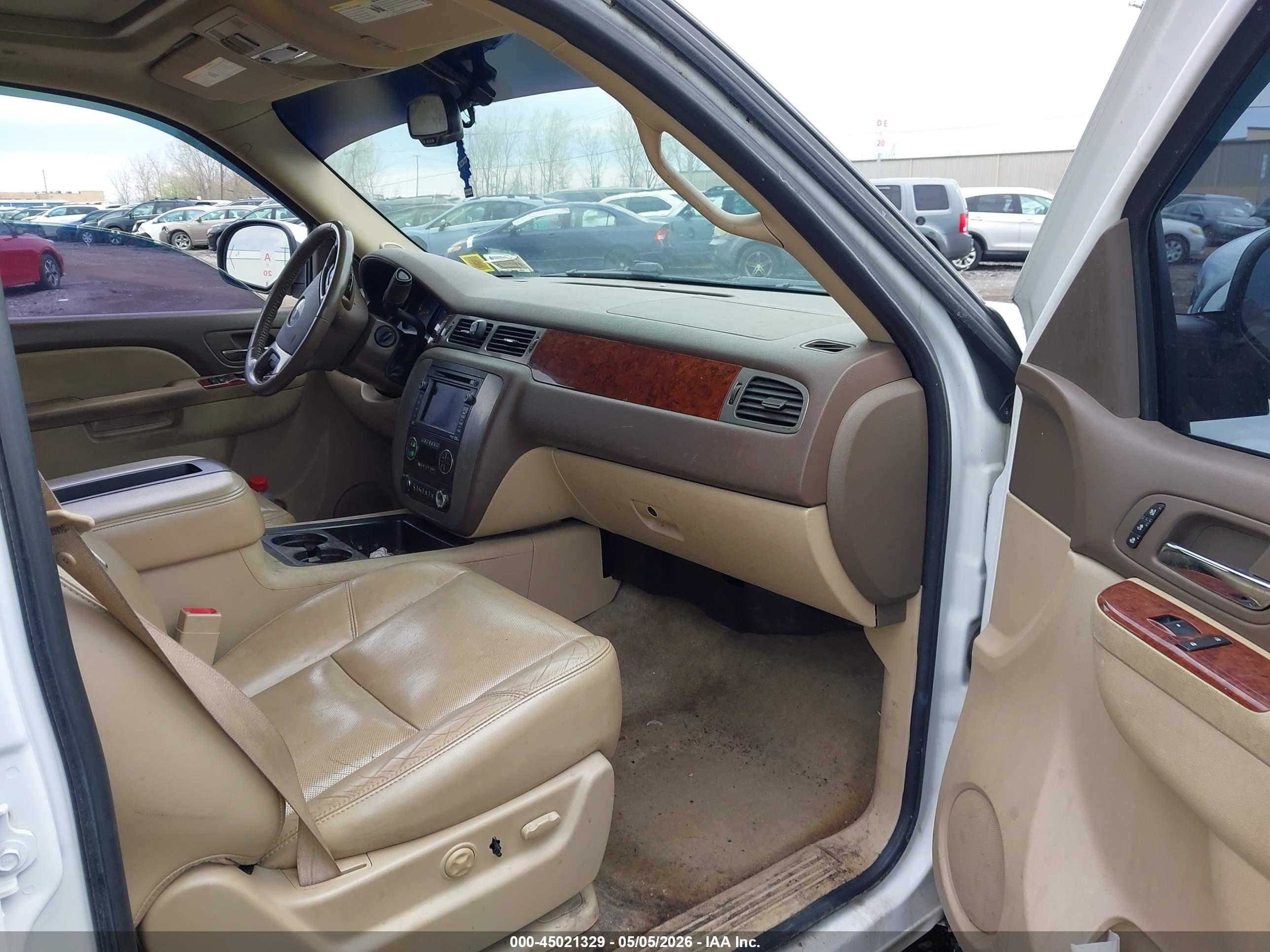 GMC YUKON image 5