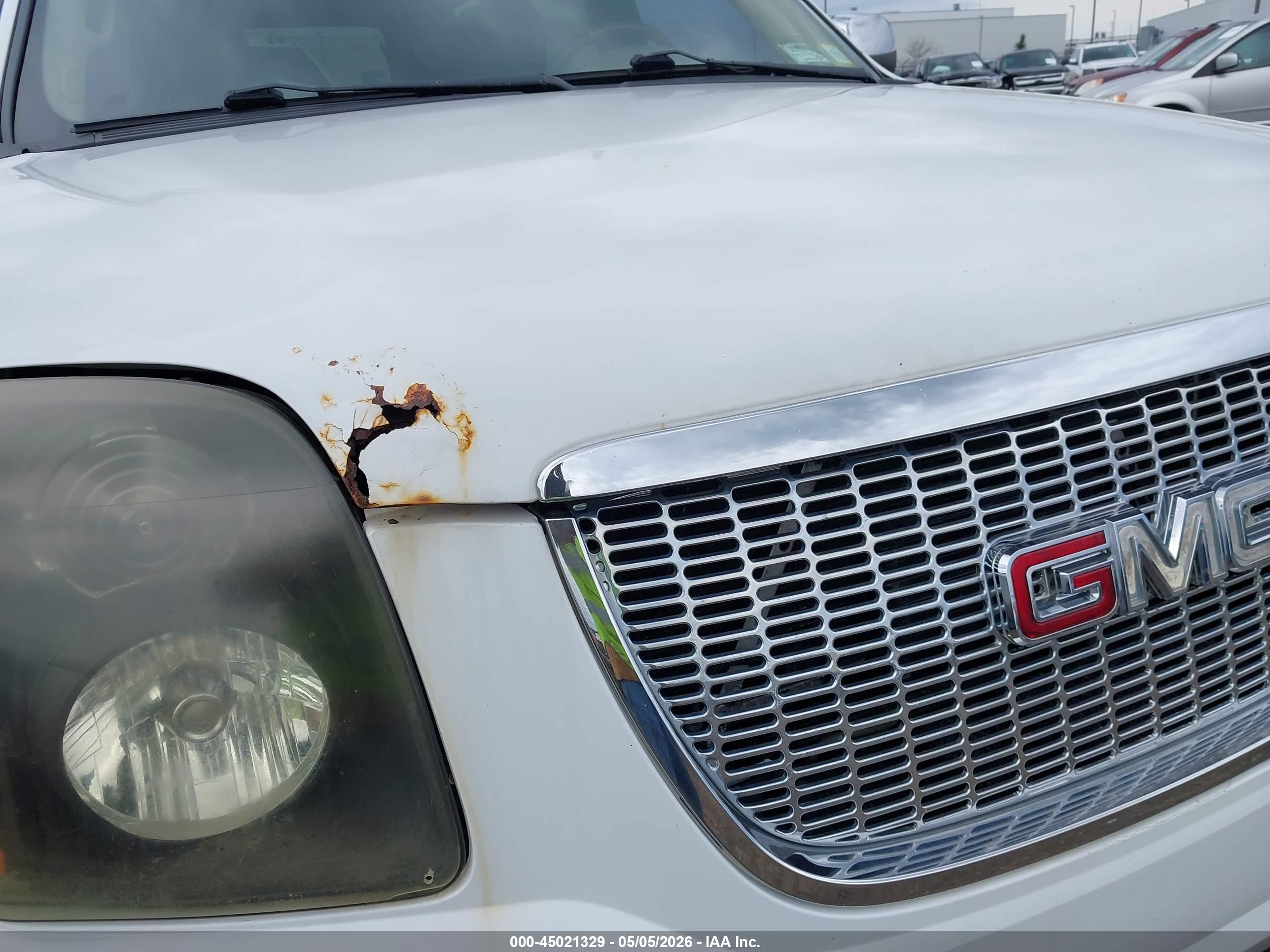 GMC YUKON image 6