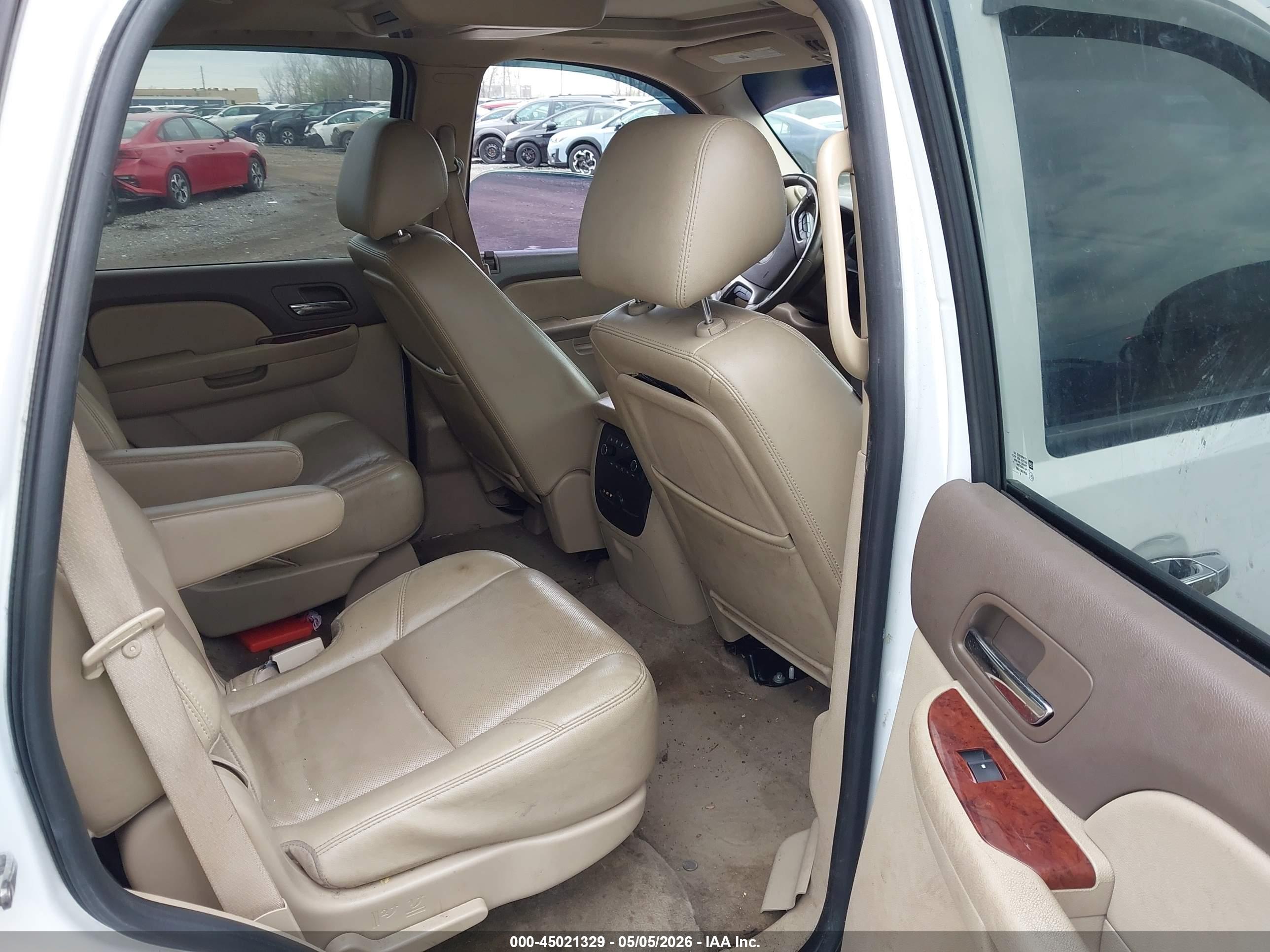 GMC YUKON image 8