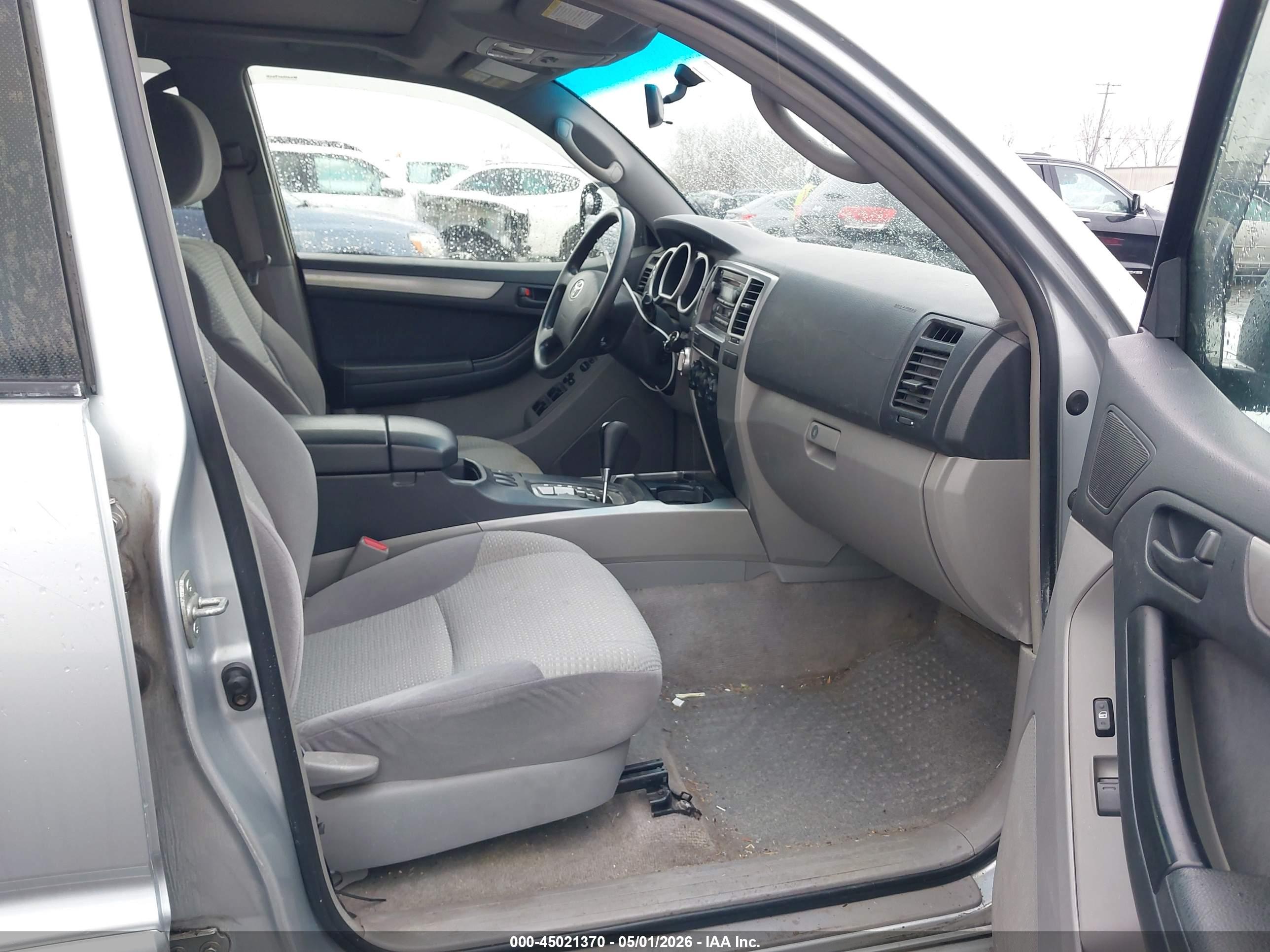TOYOTA 4RUNNER image 5