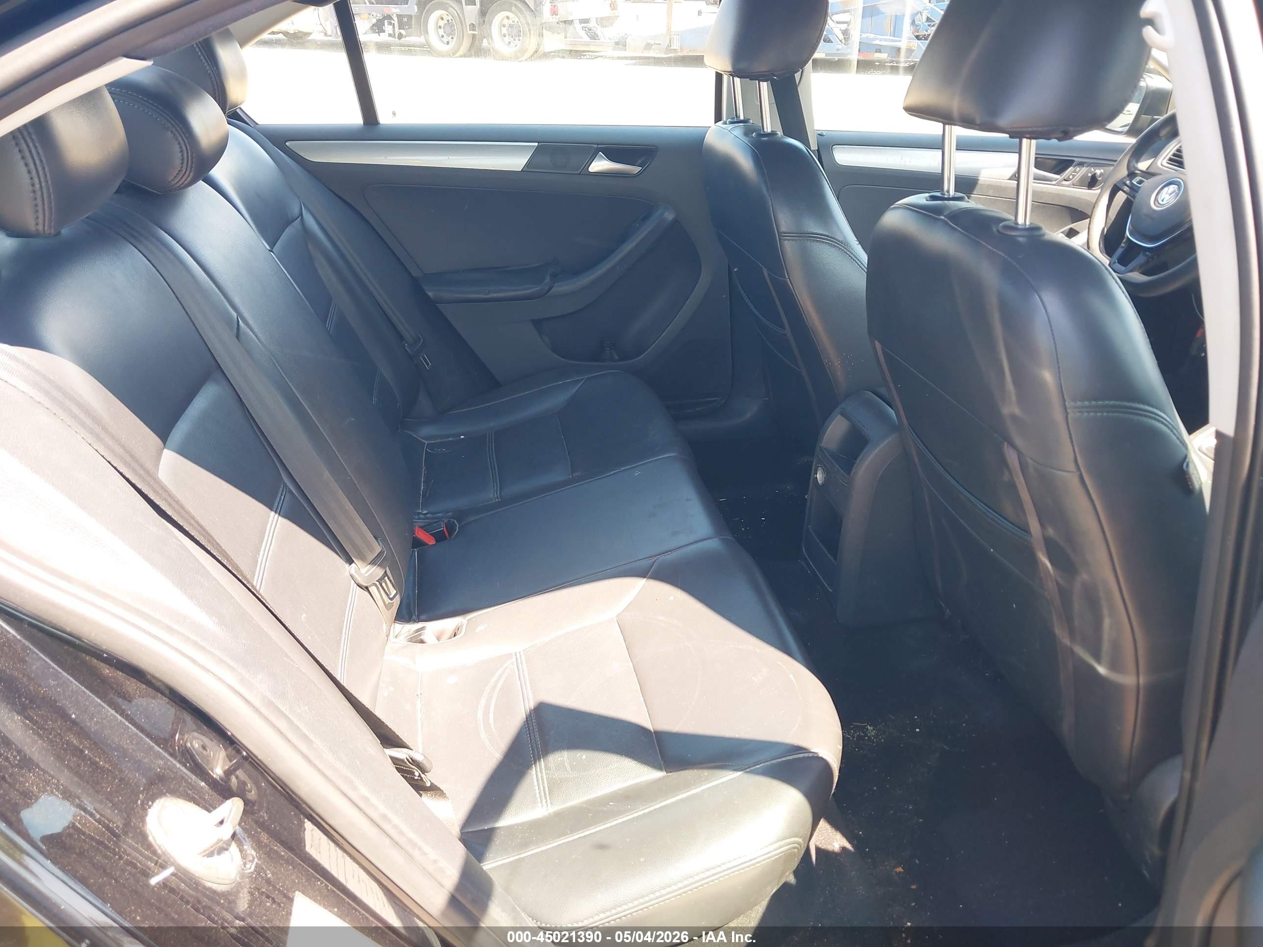 VOLKSWAGEN JETTA image 8