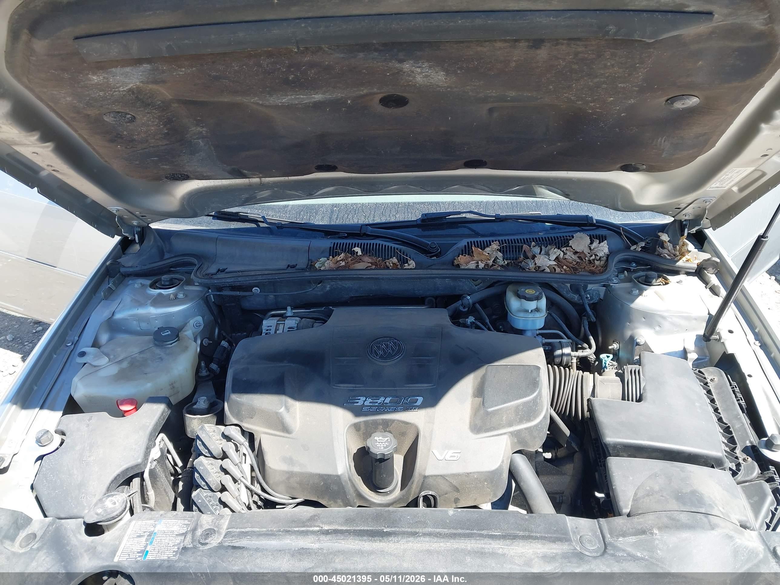 BUICK LUCERNE image 10