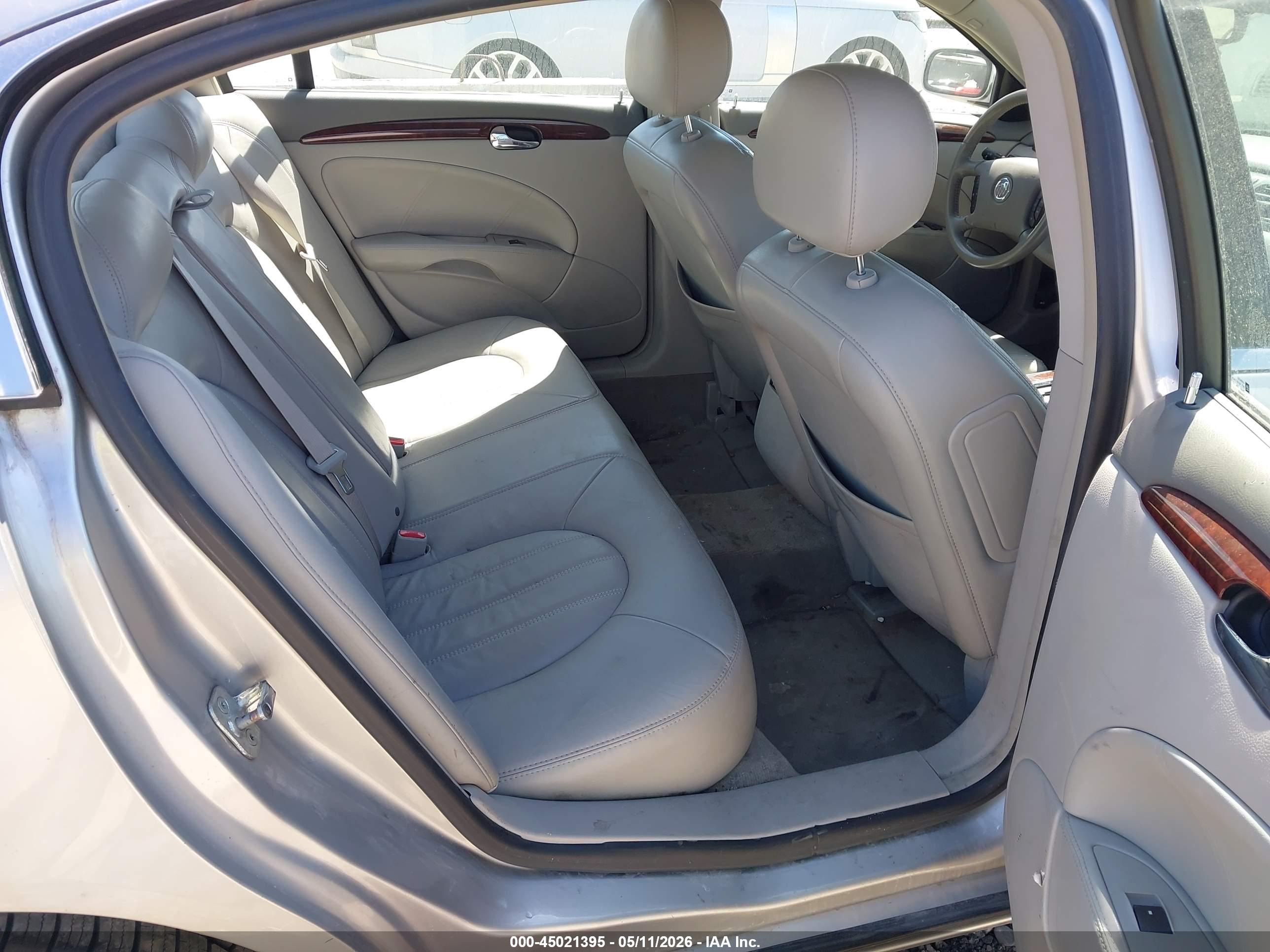 BUICK LUCERNE image 8