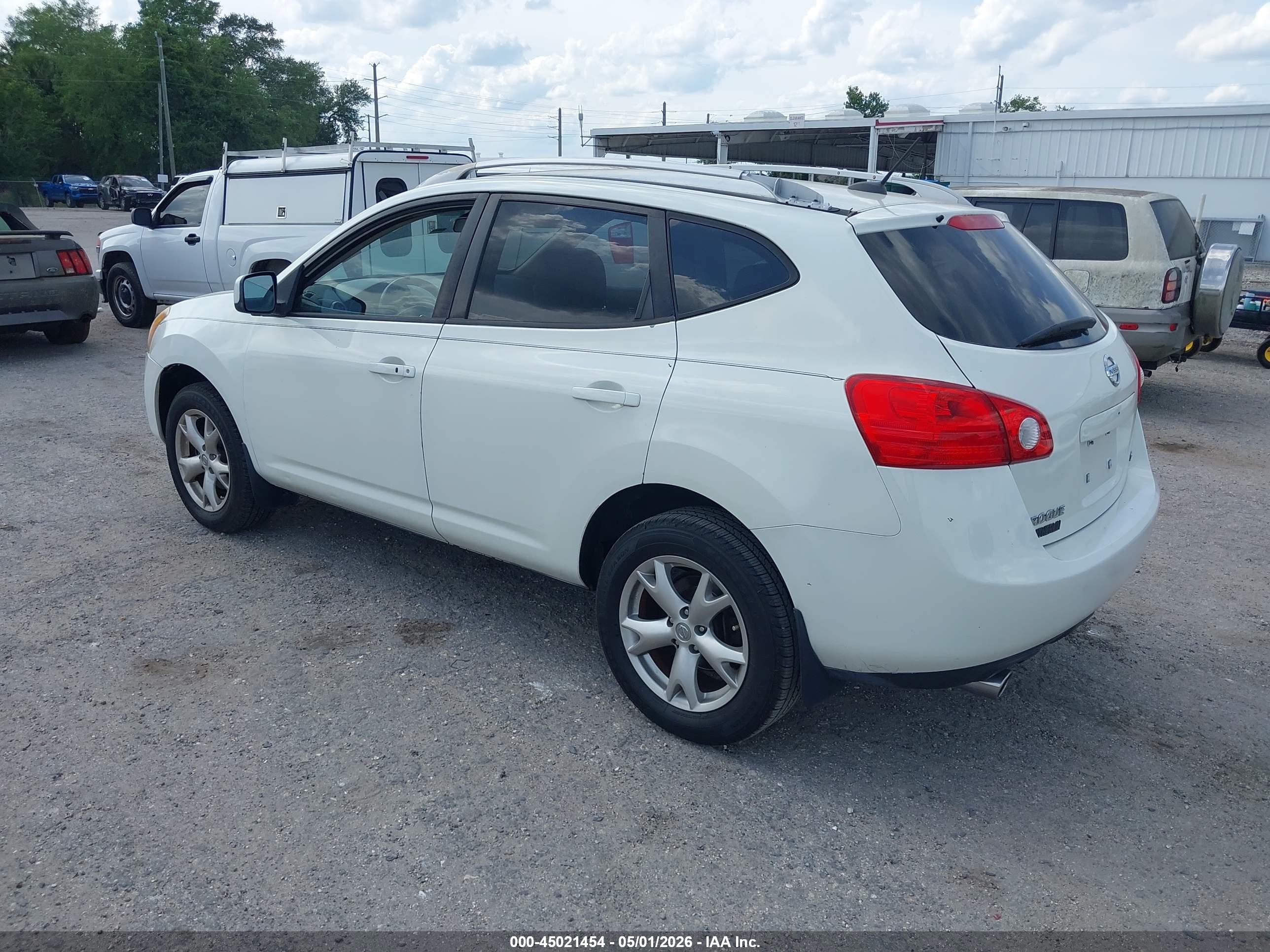 NISSAN ROGUE image 3