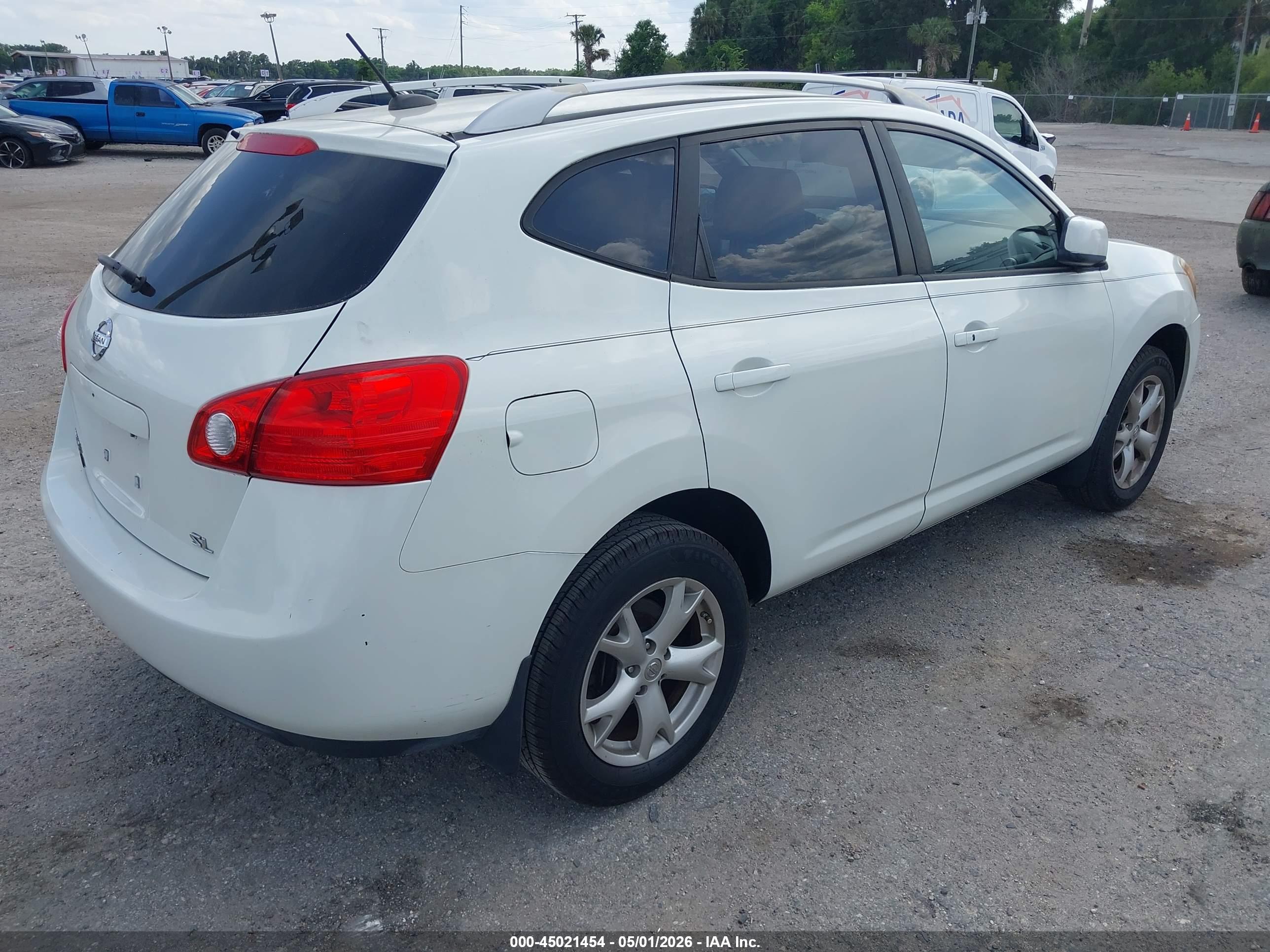 NISSAN ROGUE image 4