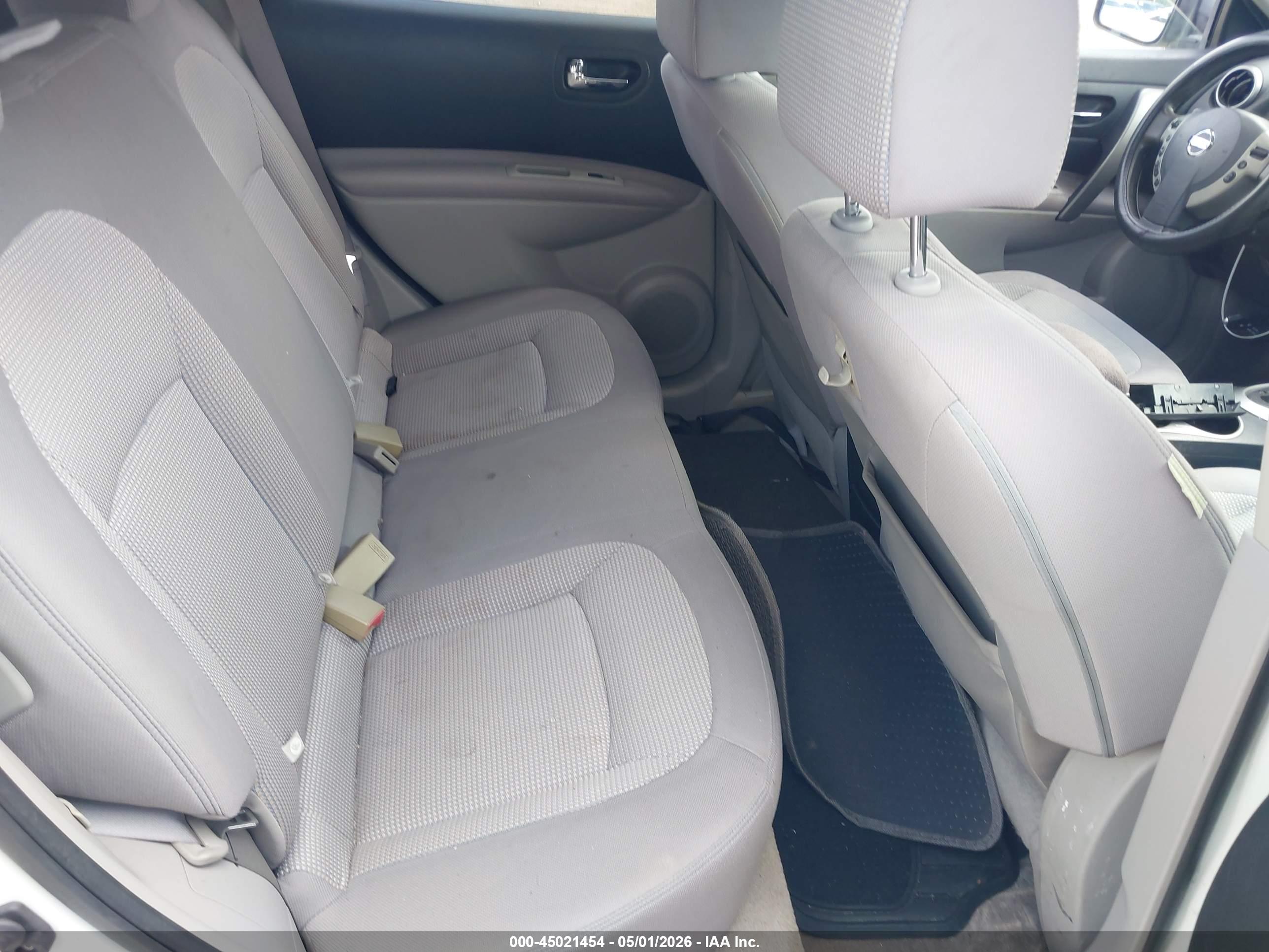 NISSAN ROGUE image 8