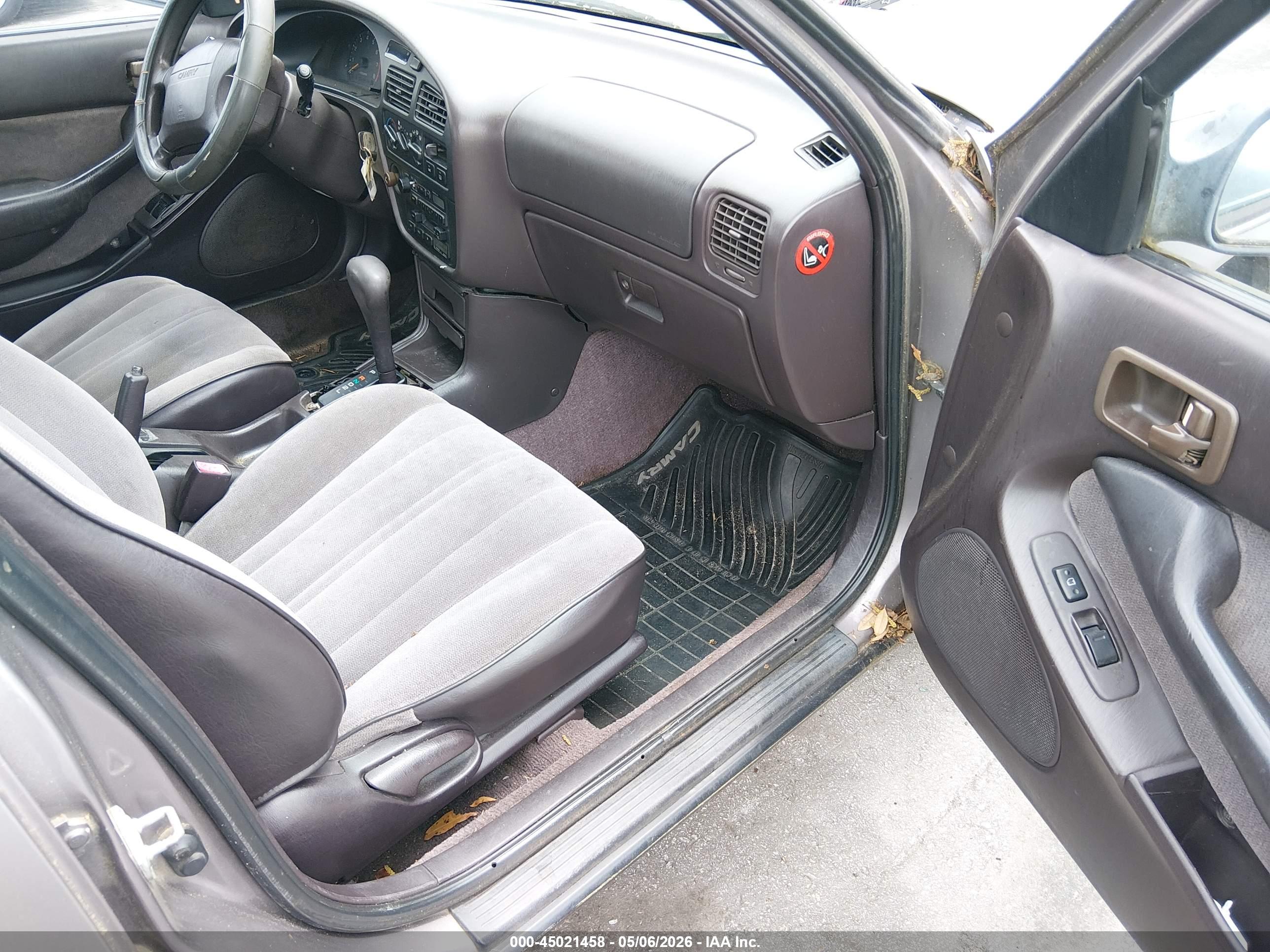 TOYOTA CAMRY image 5