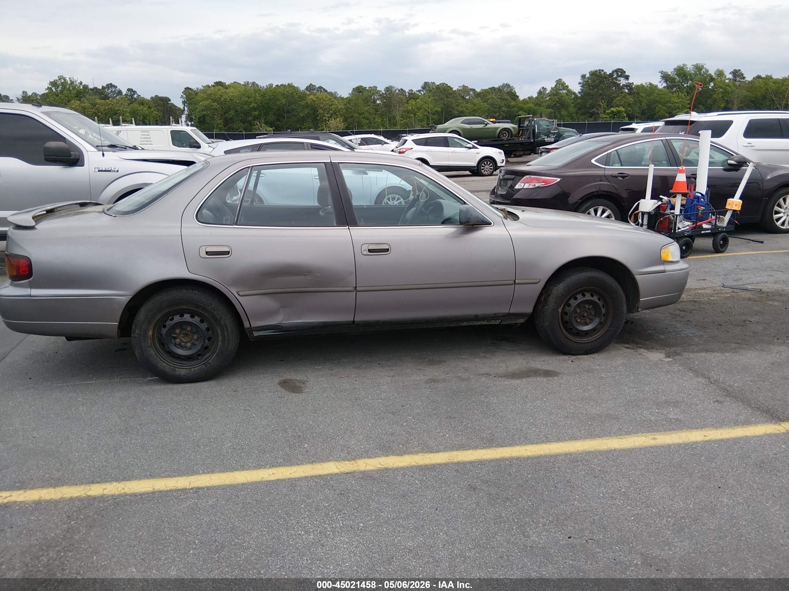 TOYOTA CAMRY image 6