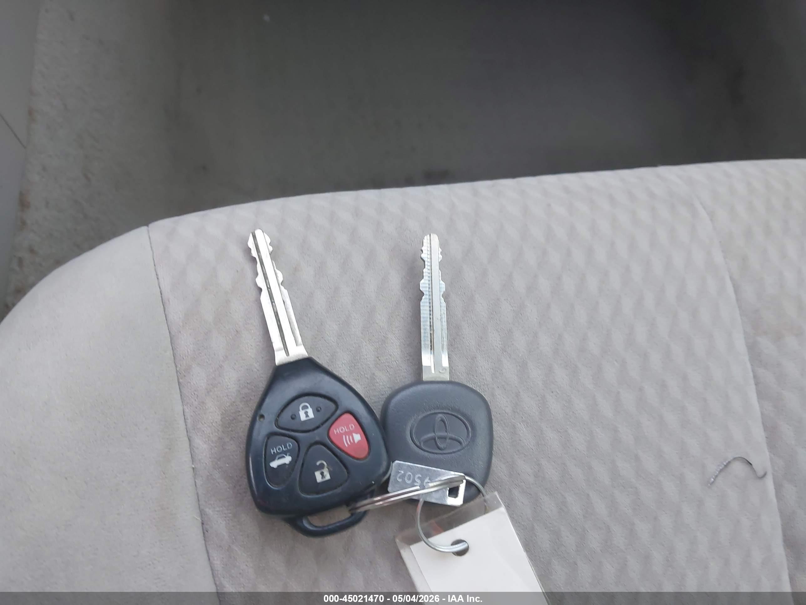 TOYOTA CAMRY image 11