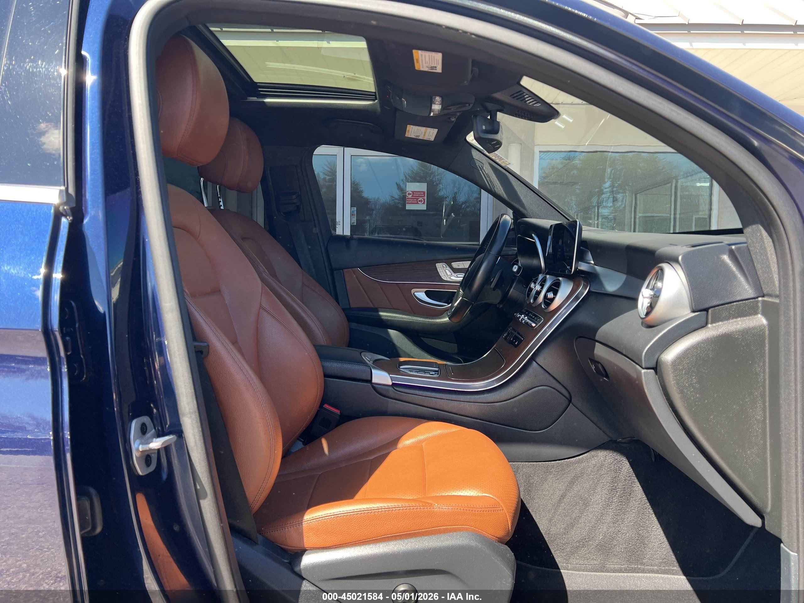 MERCEDES-BENZ GLC image 5
