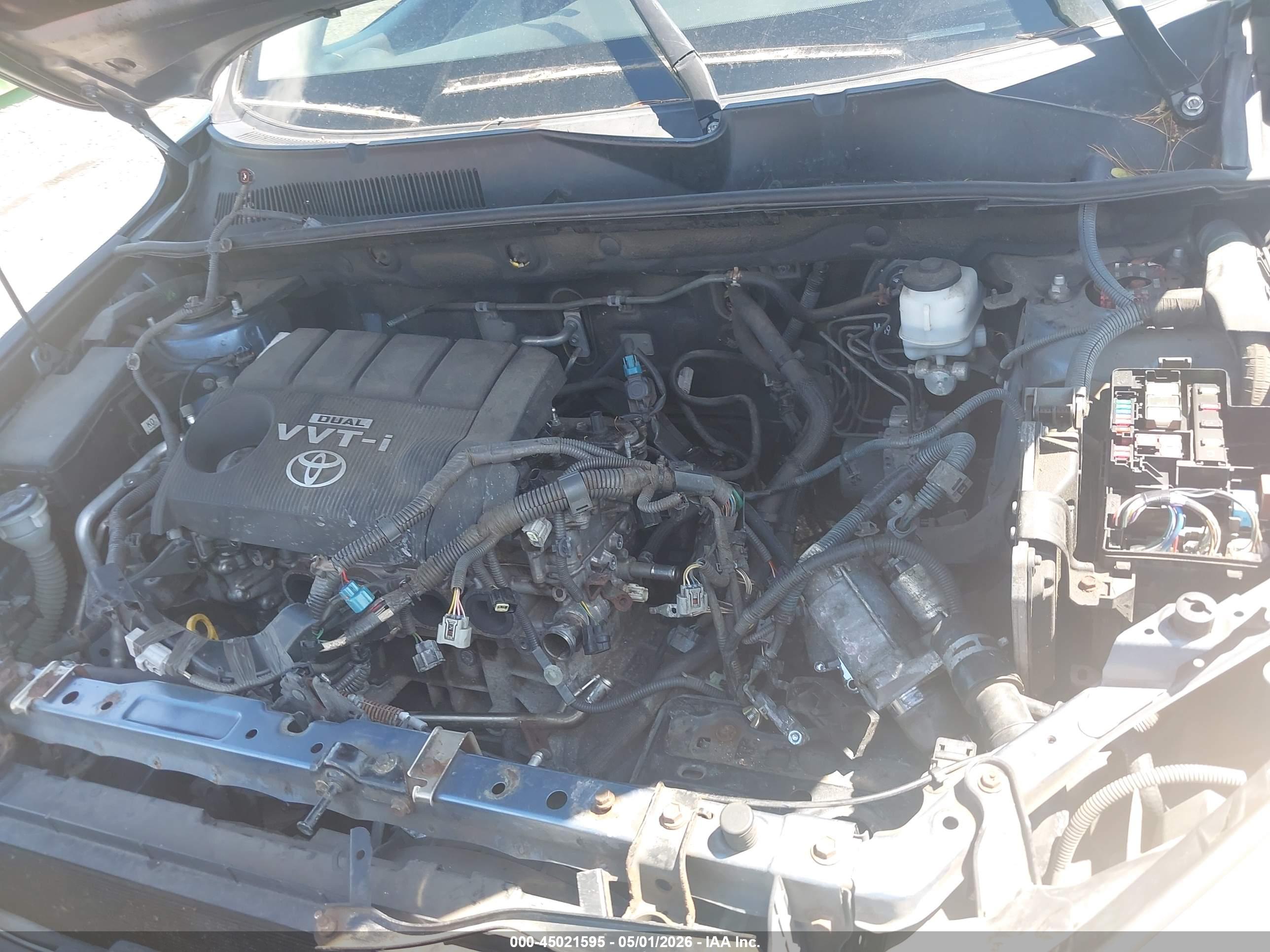 TOYOTA RAV4 image 10