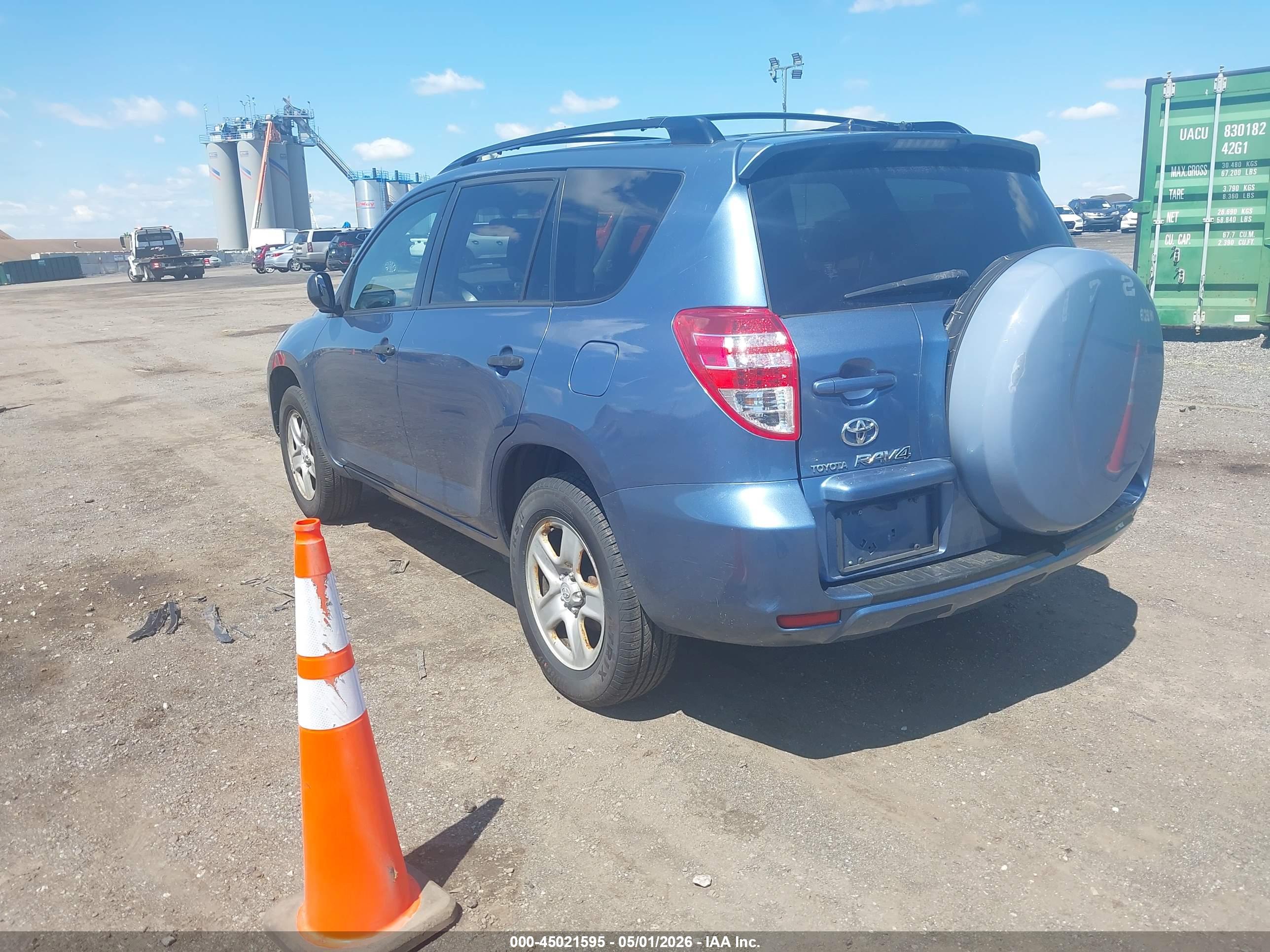 TOYOTA RAV4 image 3