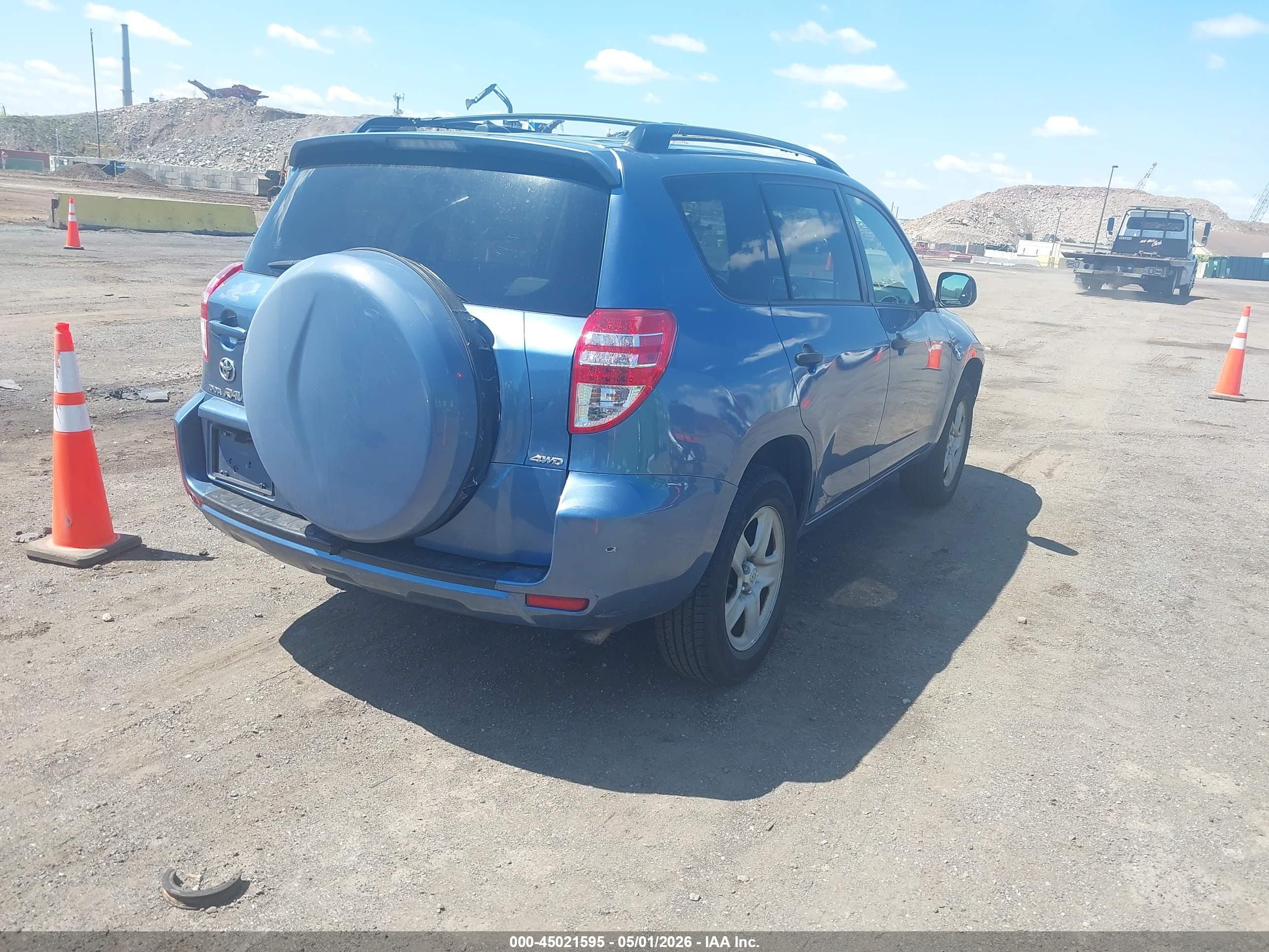 TOYOTA RAV4 image 4