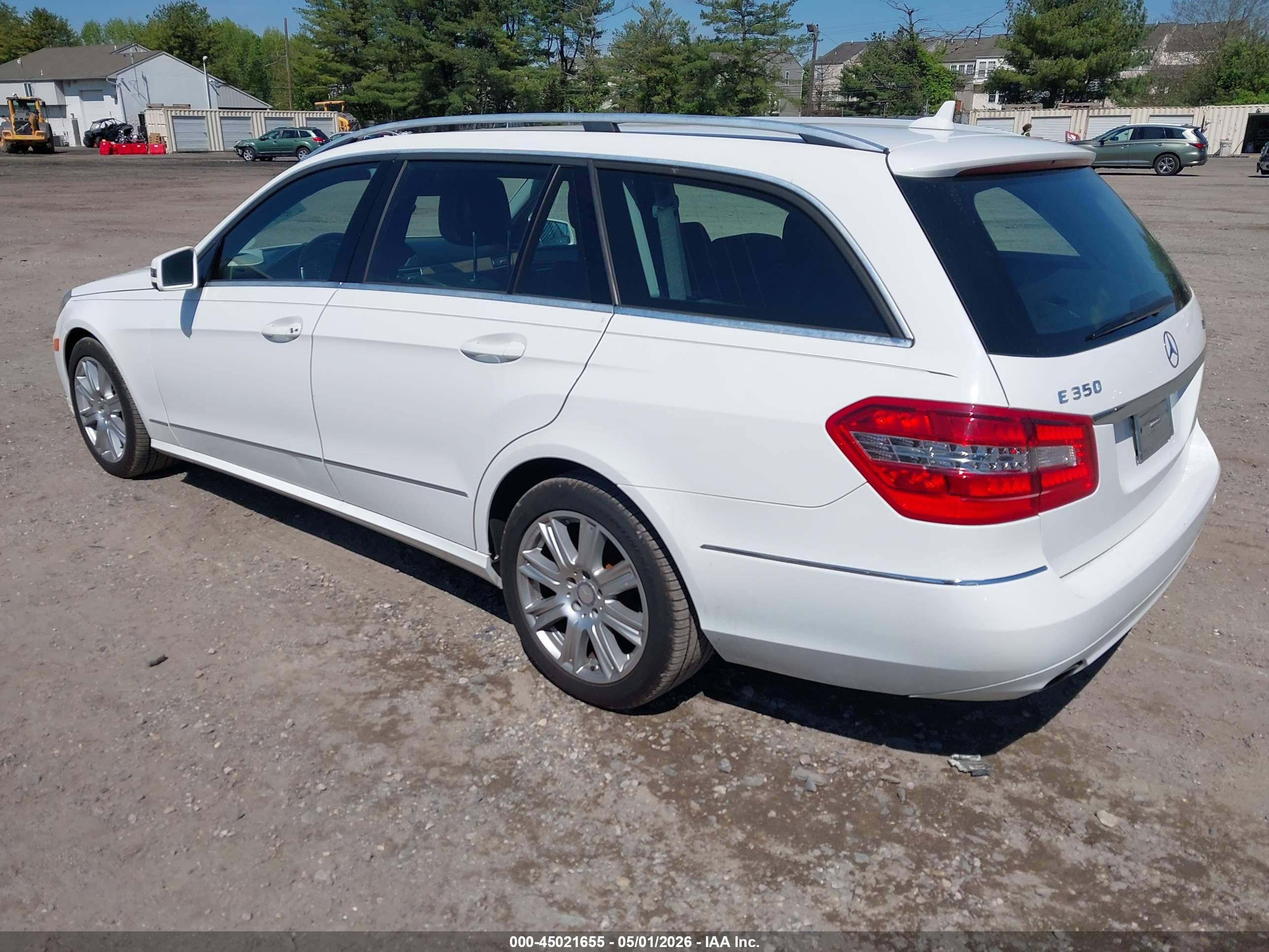MERCEDES-BENZ E image 3