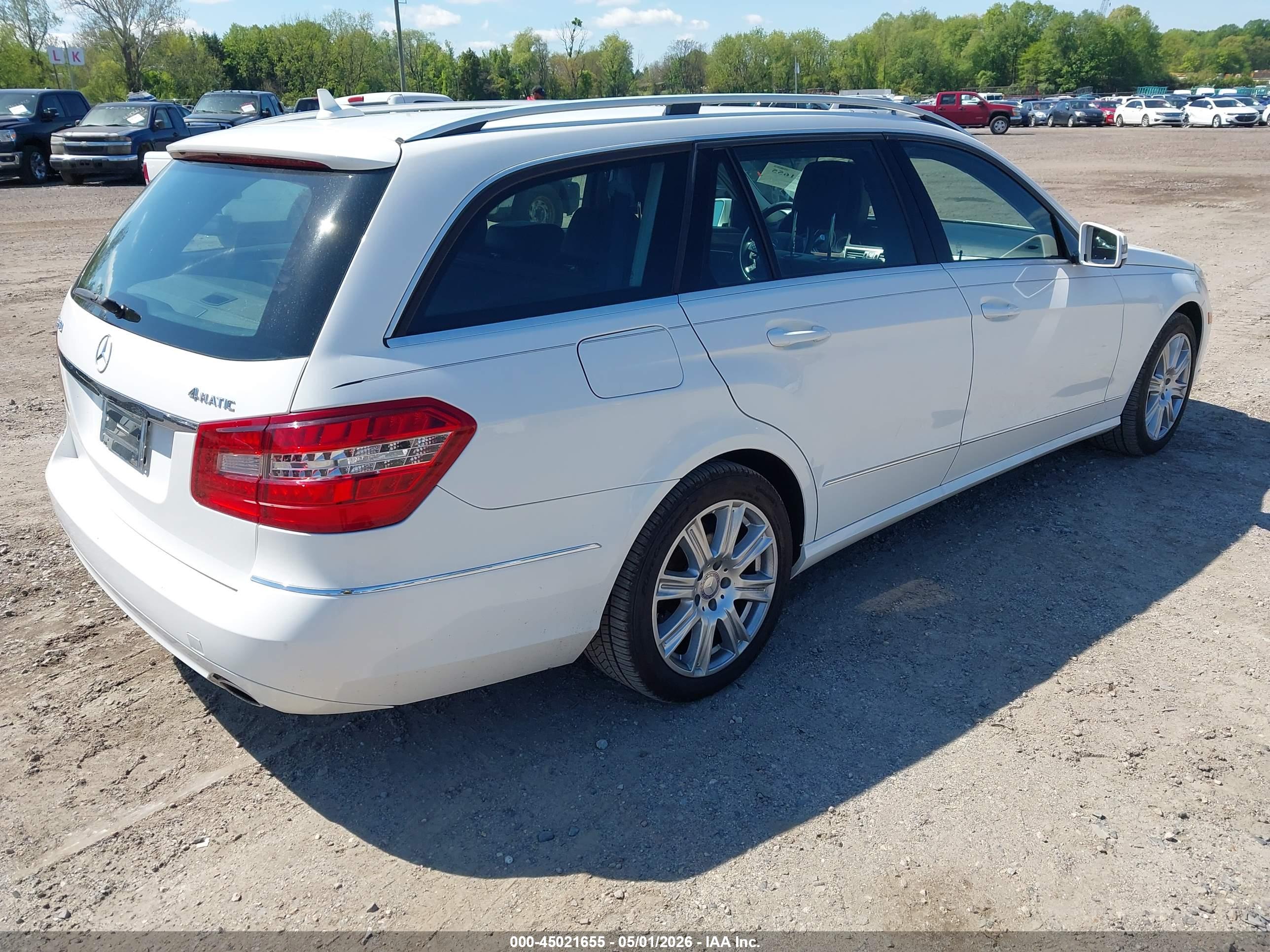 MERCEDES-BENZ E image 4