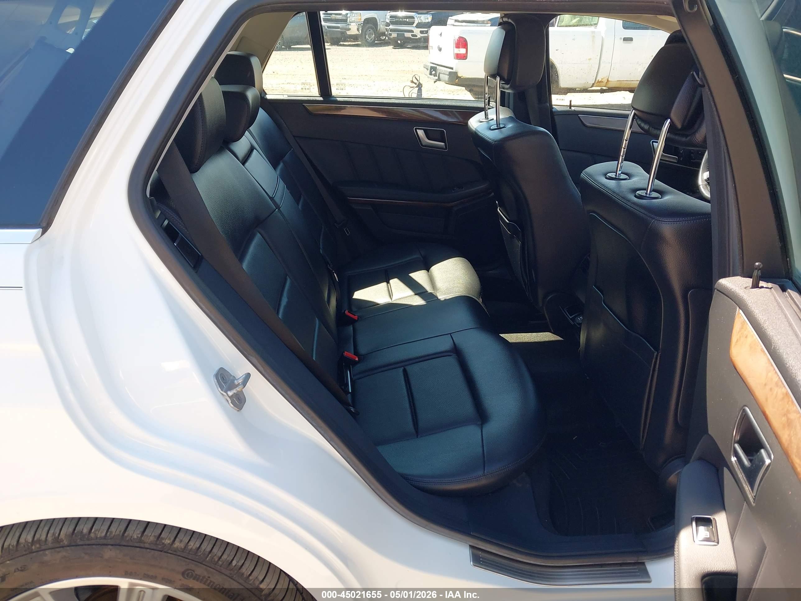 MERCEDES-BENZ E image 8