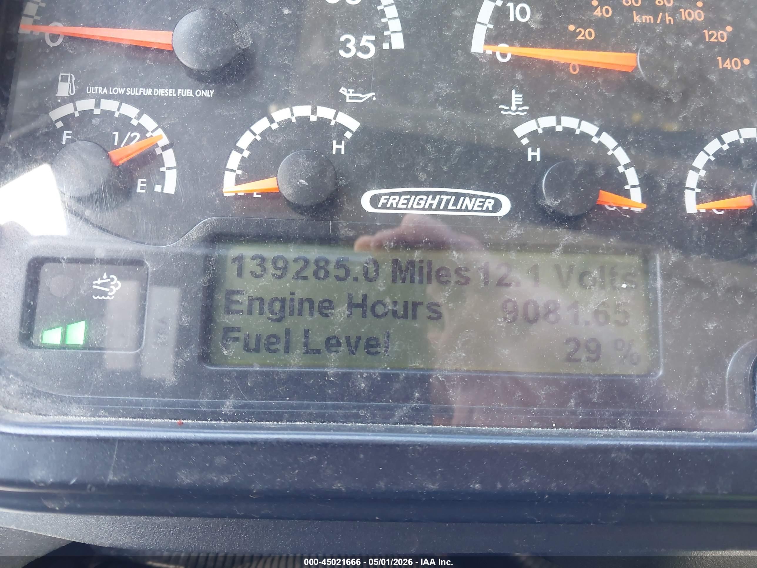 FREIGHTLINER MT55 image 6