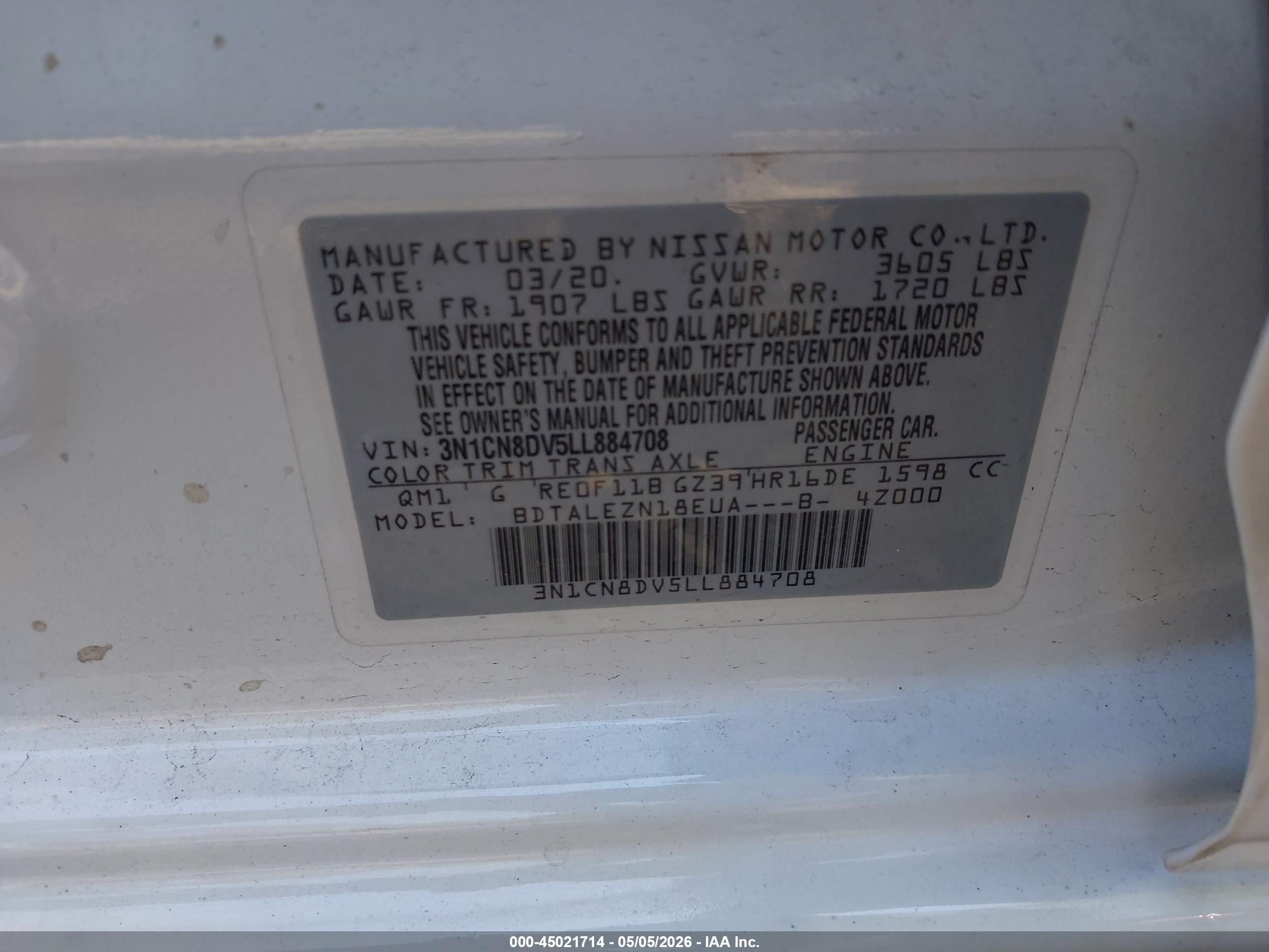 NISSAN VERSA image 9
