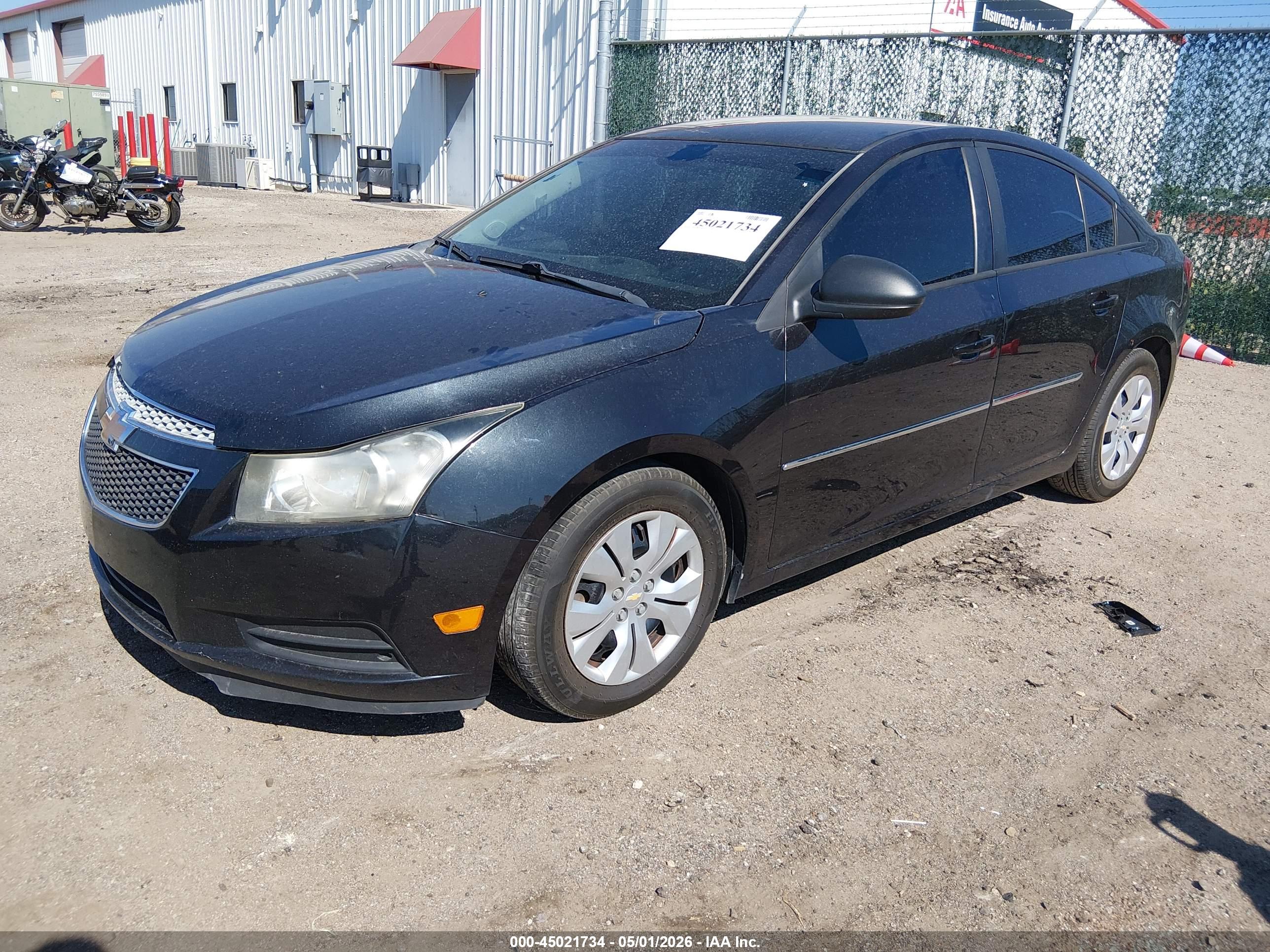 CHEVROLET CRUZE image 2