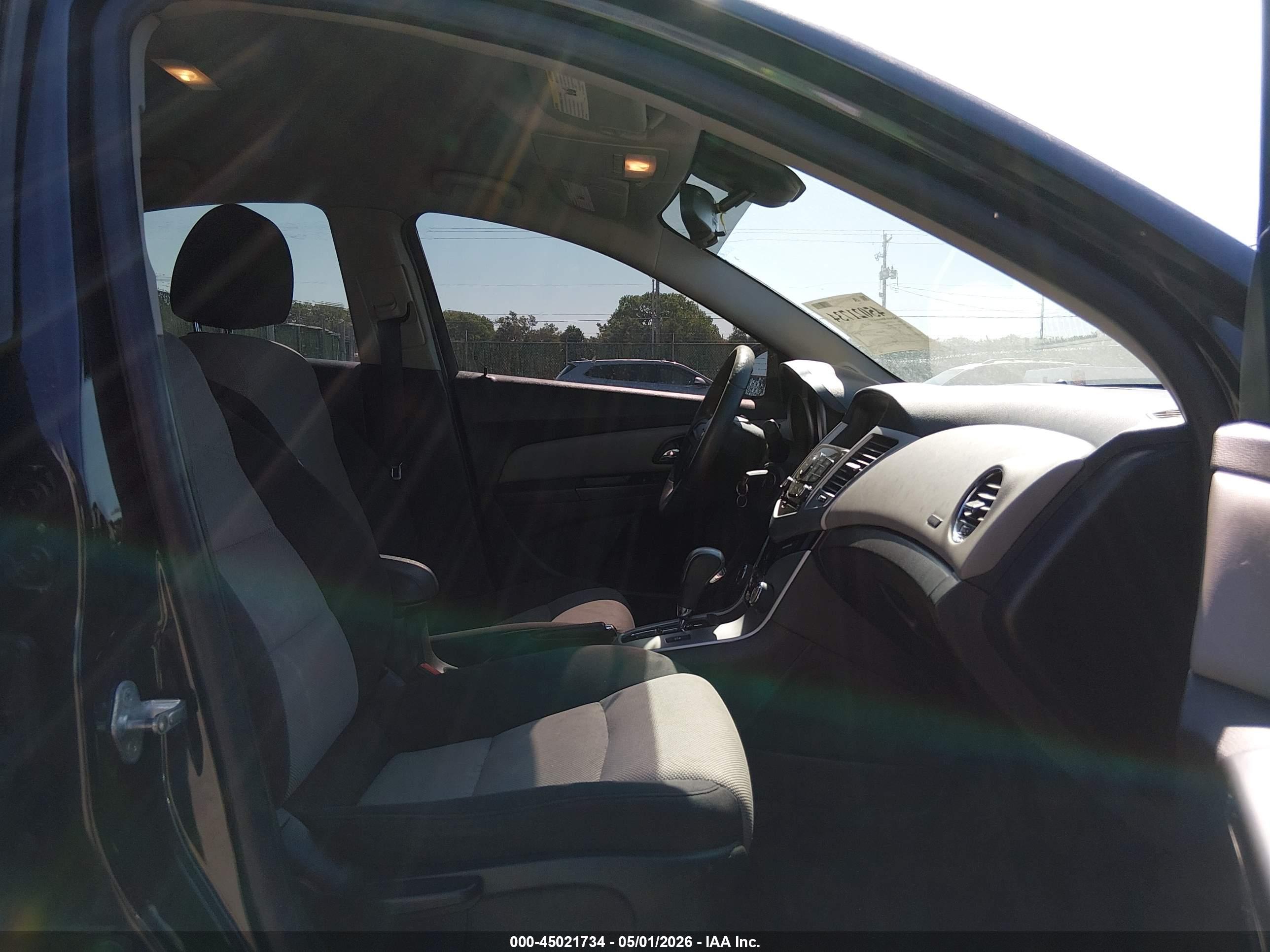 CHEVROLET CRUZE image 5