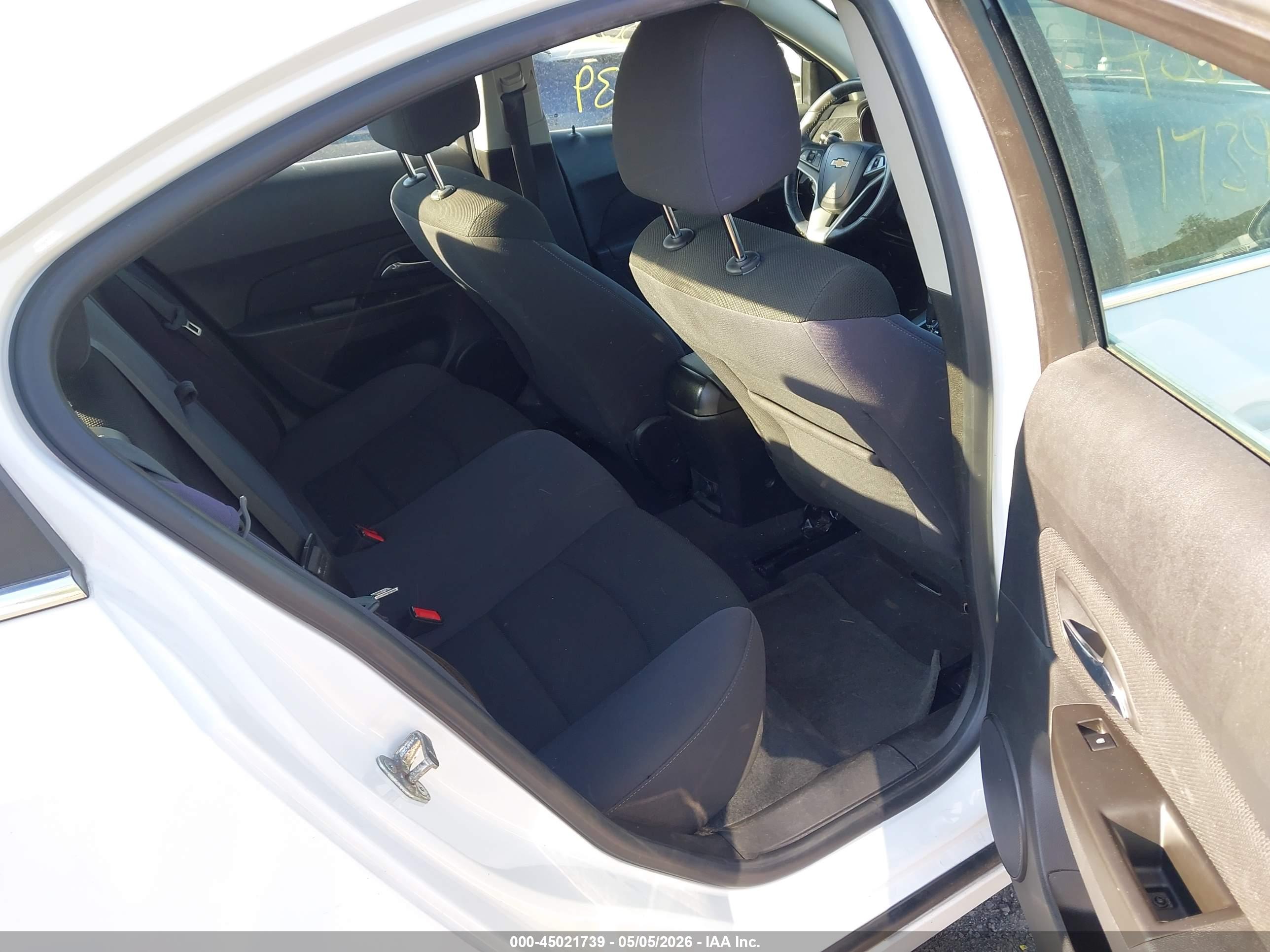 CHEVROLET CRUZE image 8