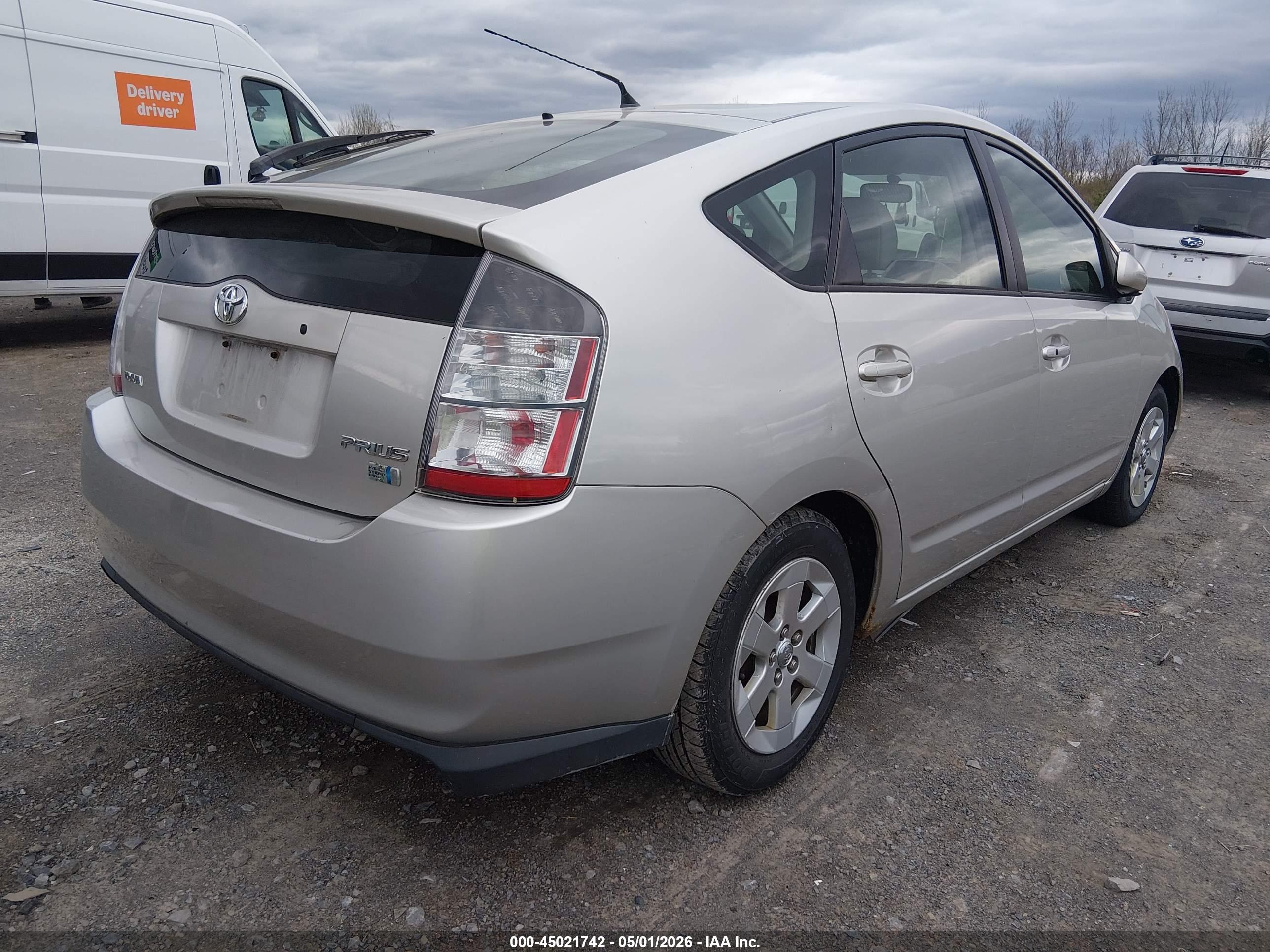 TOYOTA PRIUS image 4