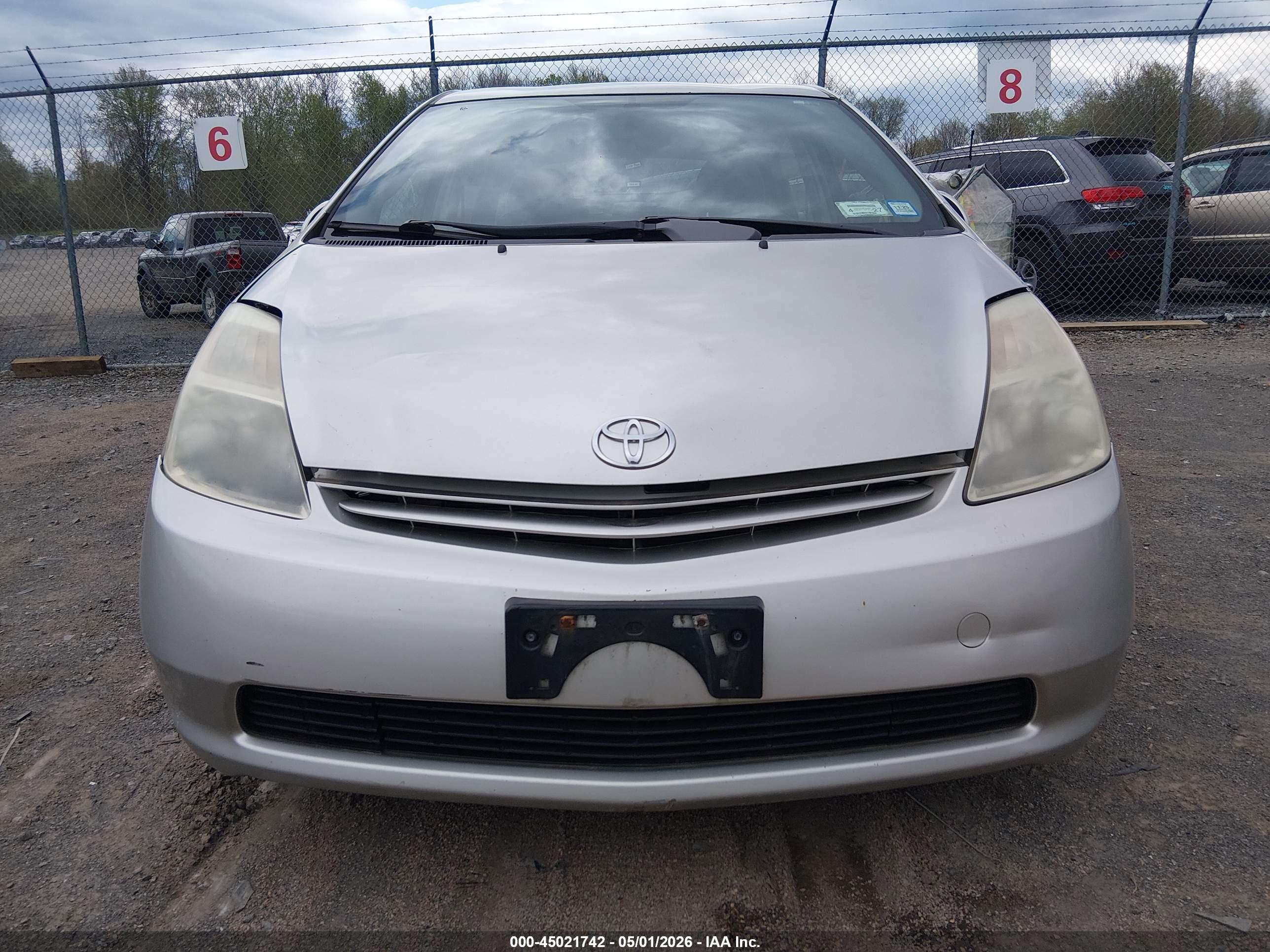 TOYOTA PRIUS image 6