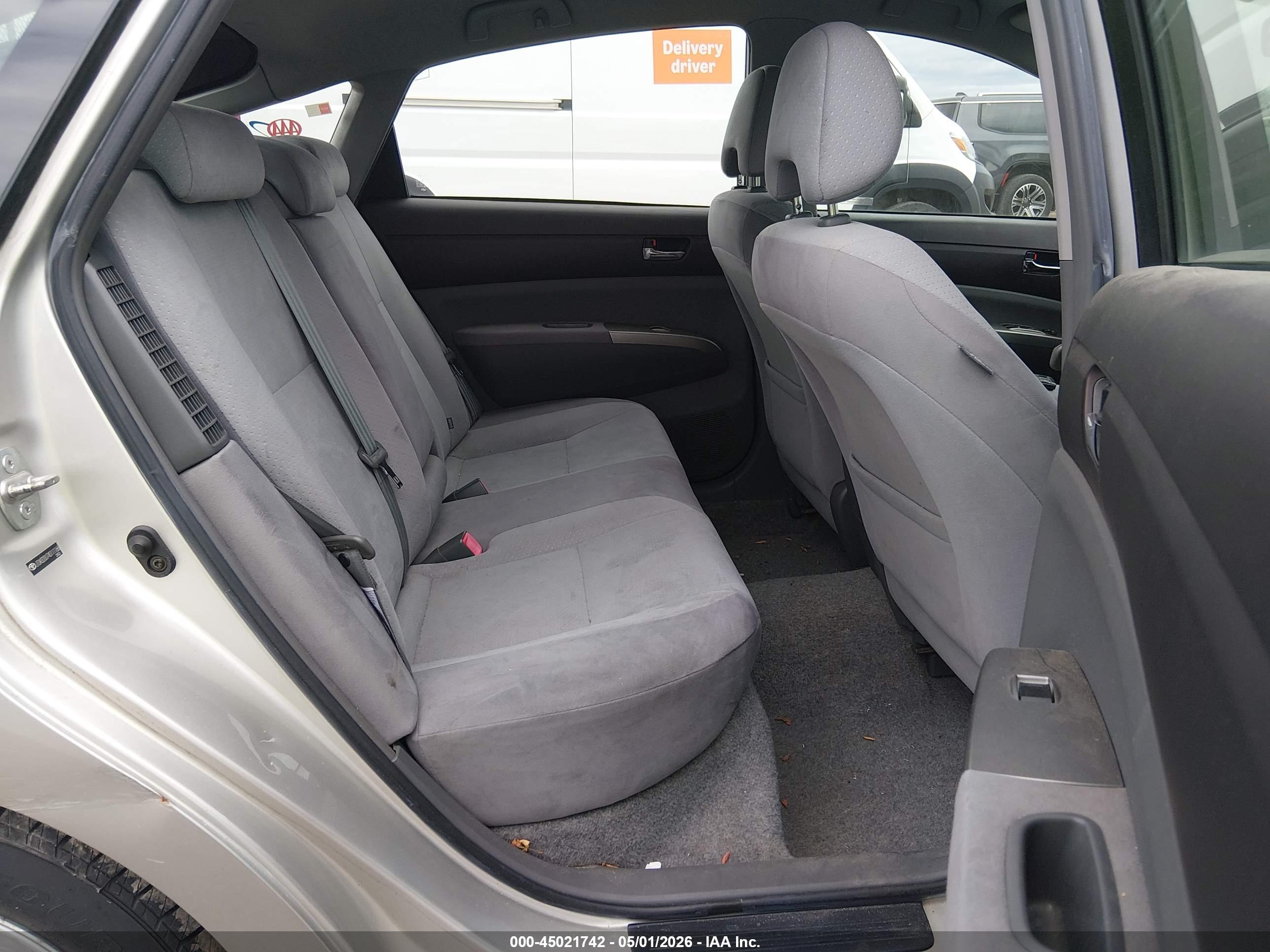 TOYOTA PRIUS image 8