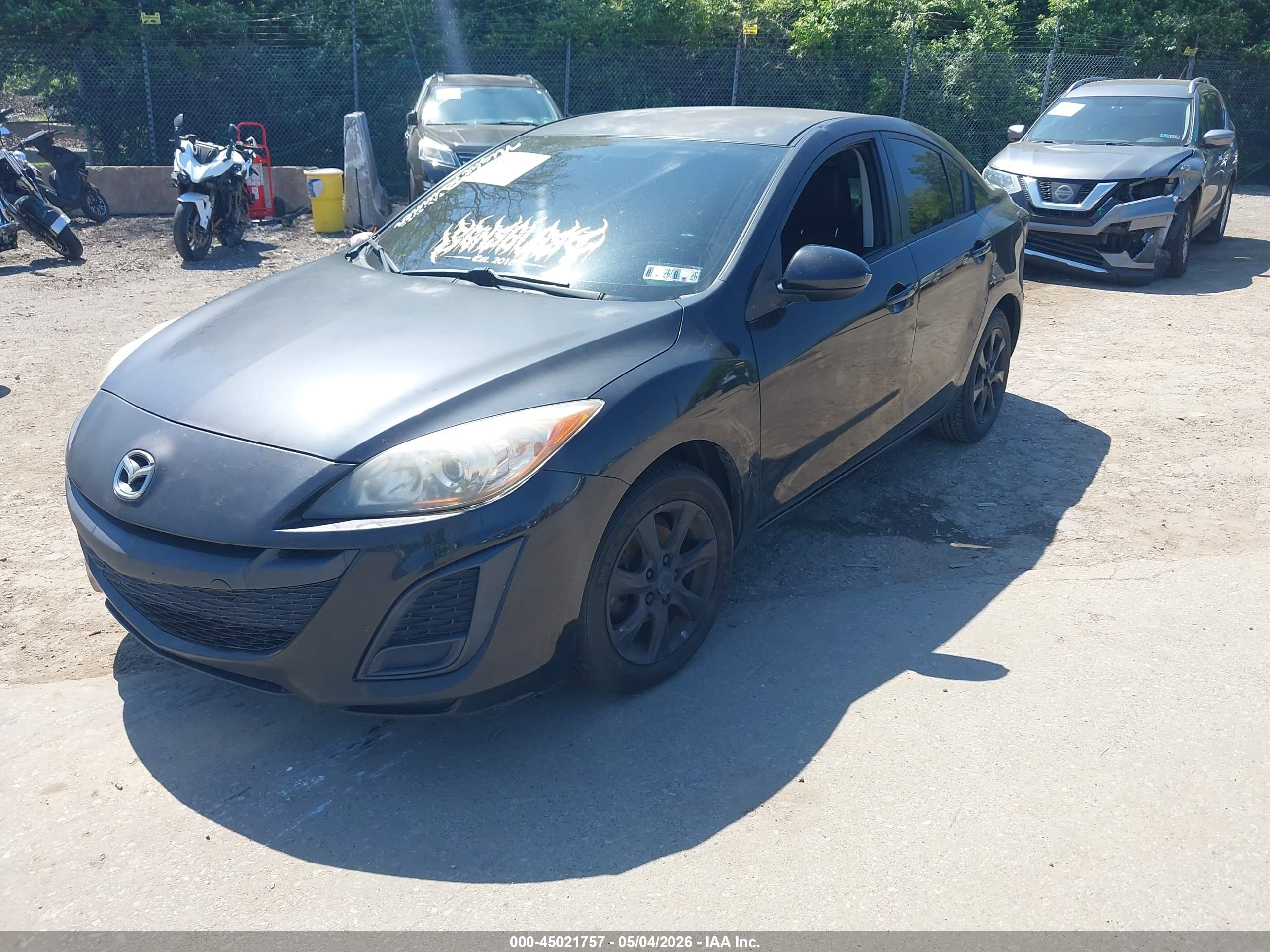 MAZDA MAZDA3 image 2