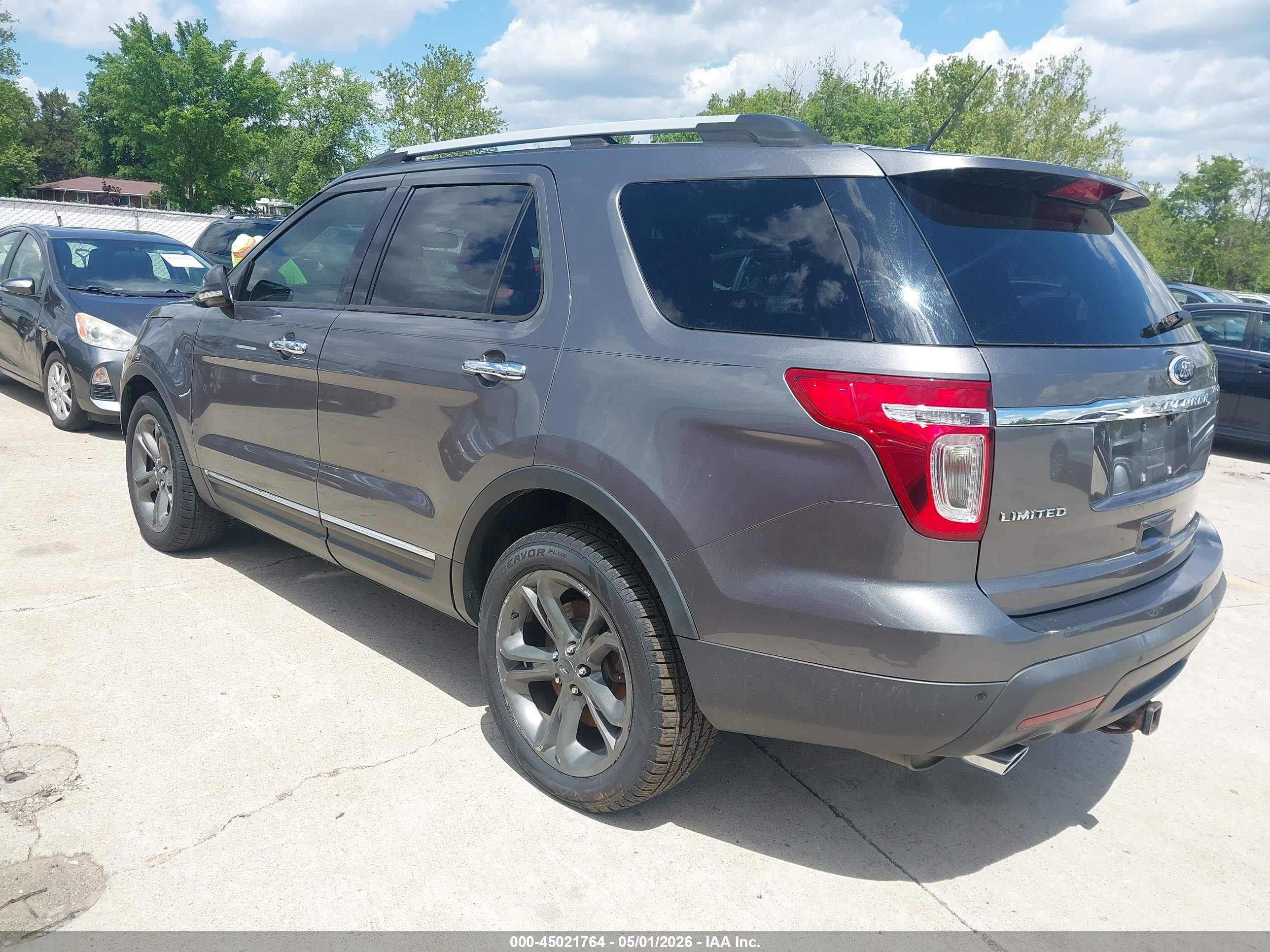 FORD EXPLORER image 3