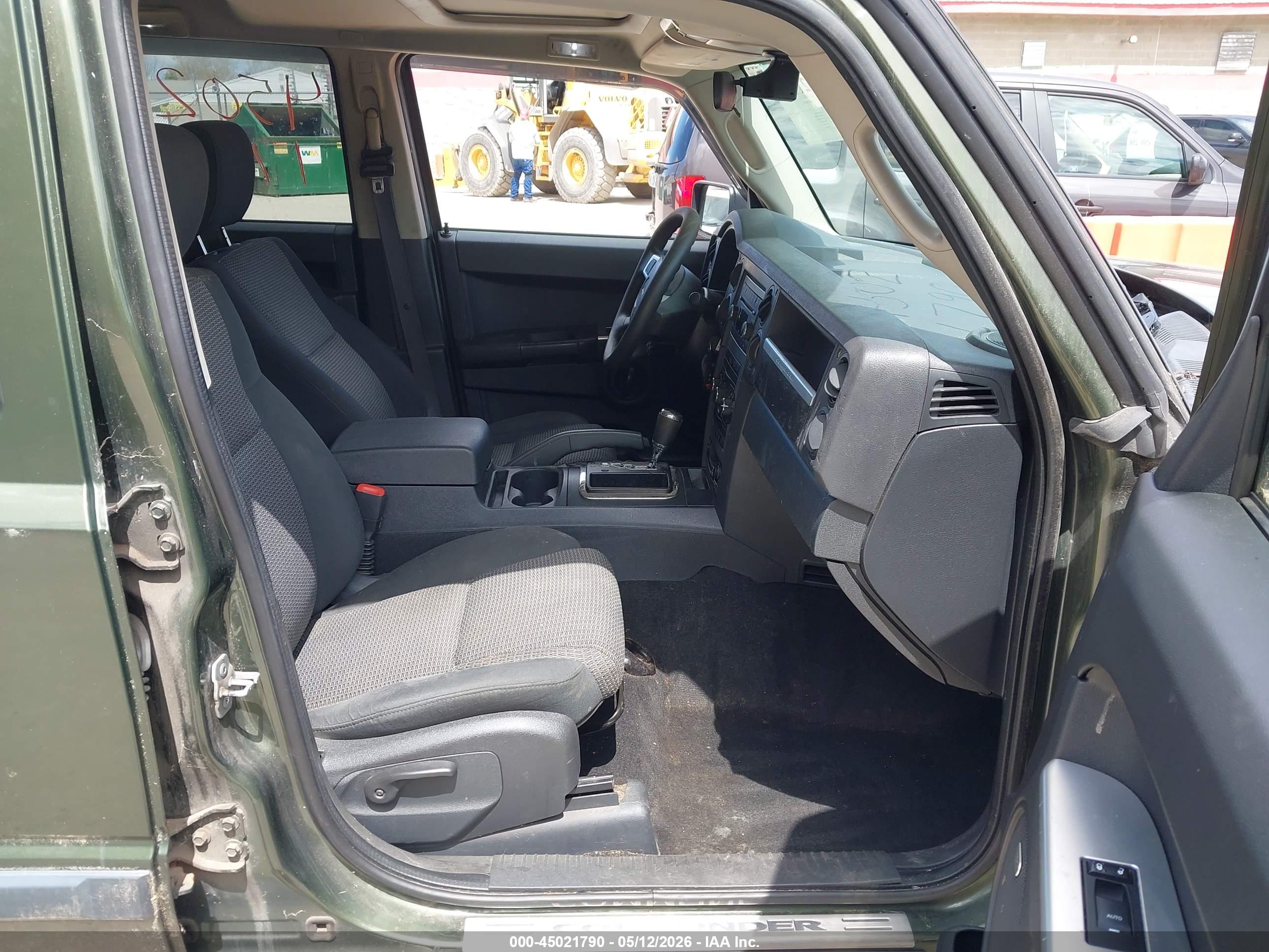 JEEP COMMANDER image 5