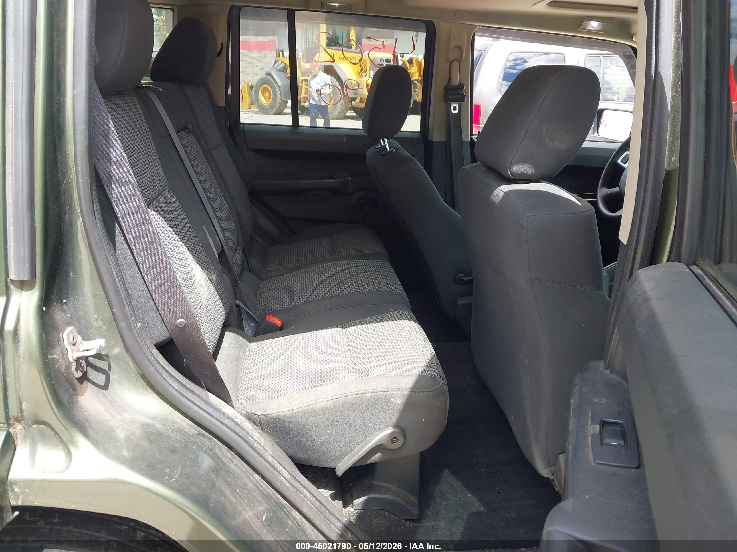 JEEP COMMANDER image 8