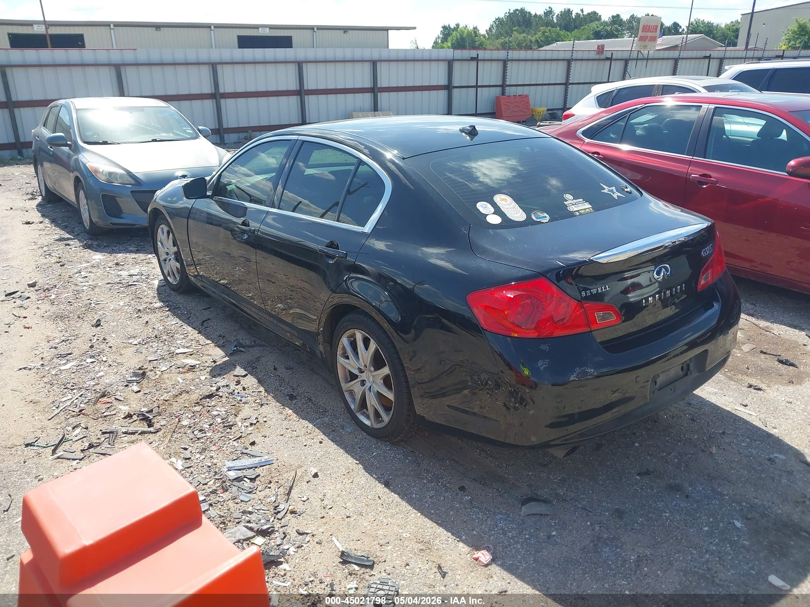 INFINITI G37 image 3