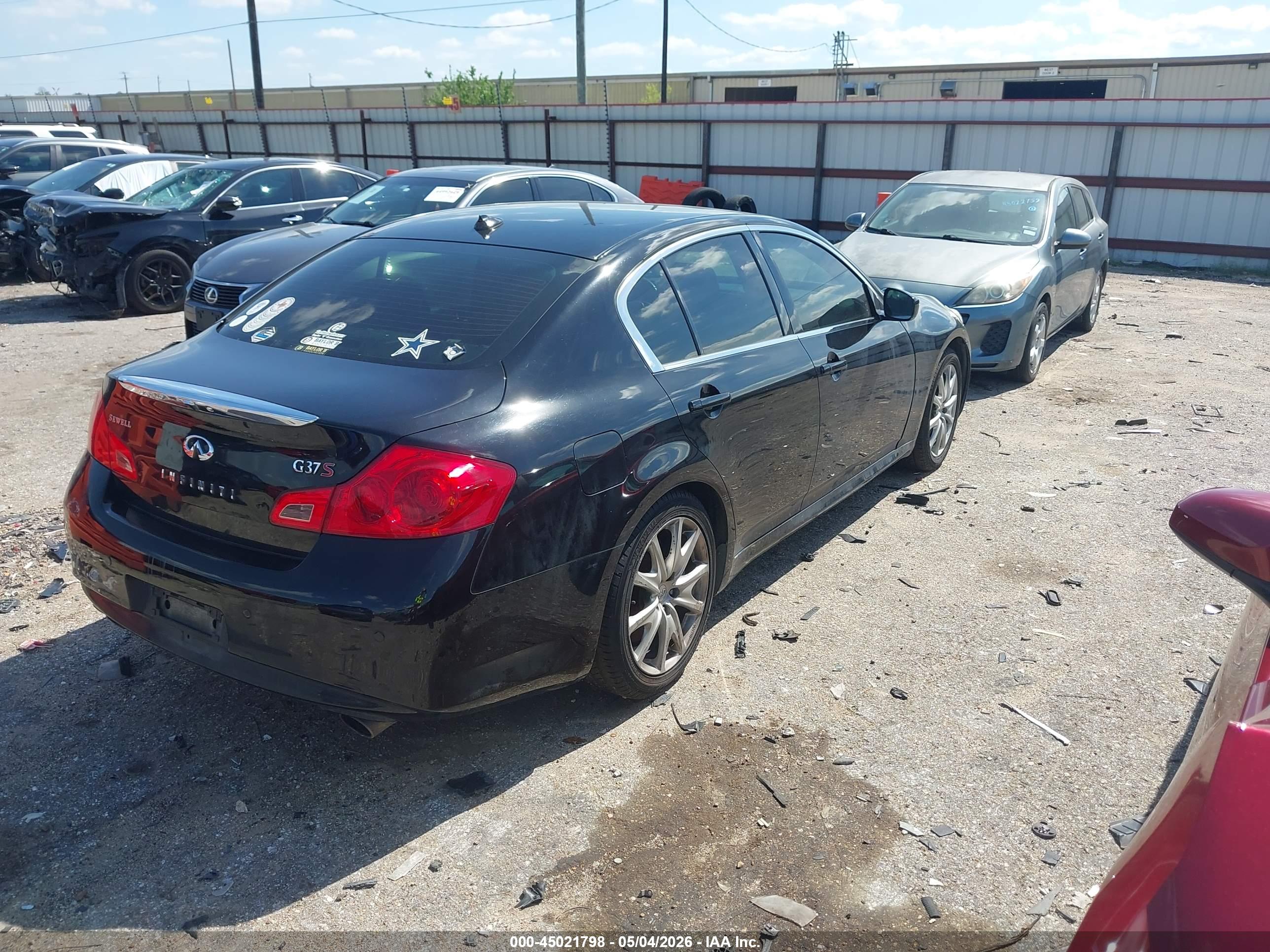 INFINITI G37 image 4