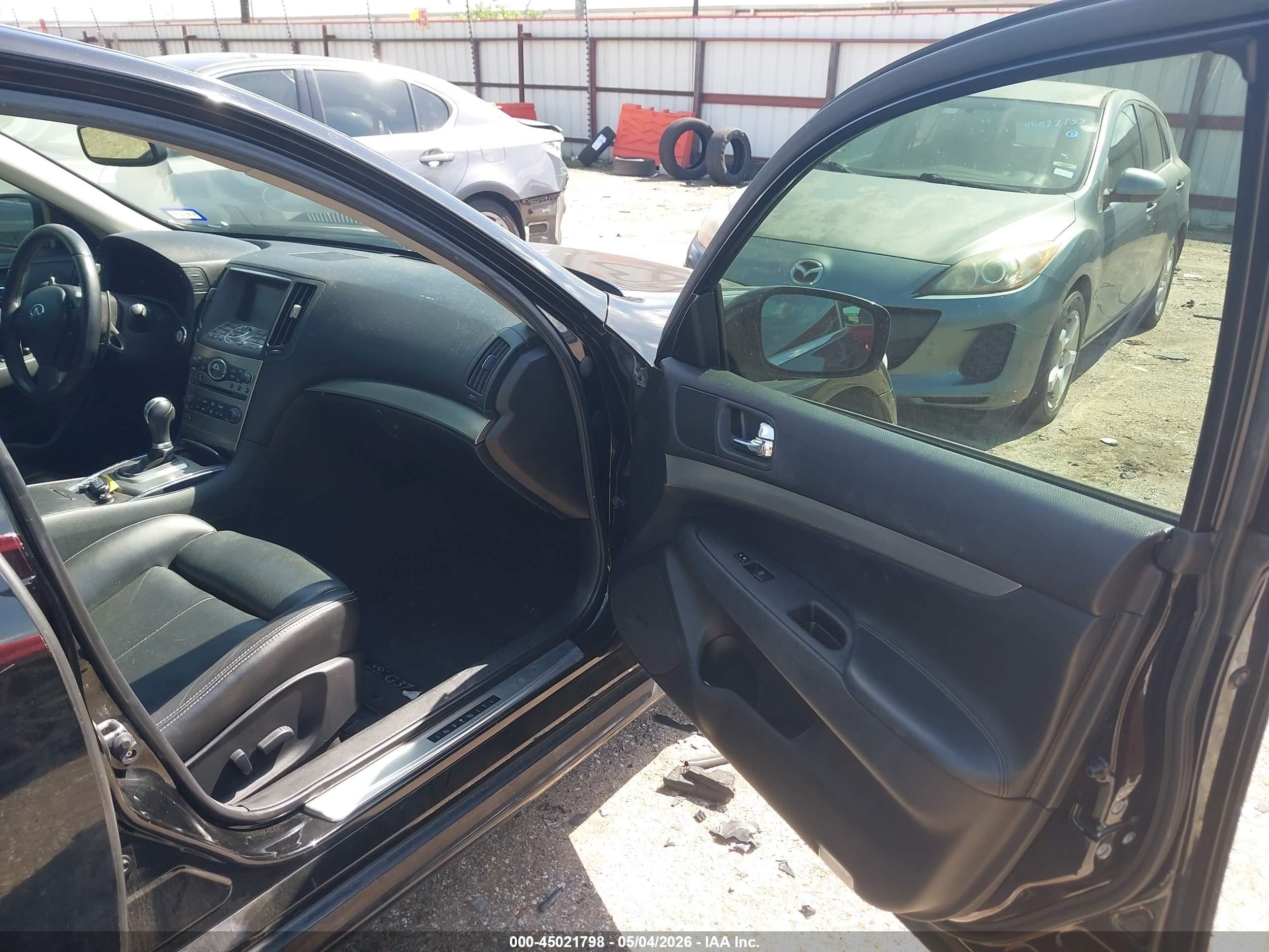 INFINITI G37 image 5