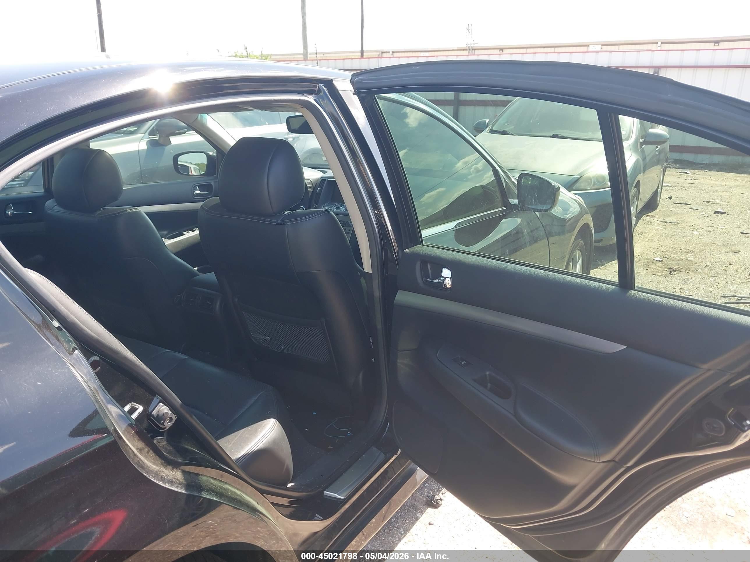 INFINITI G37 image 8