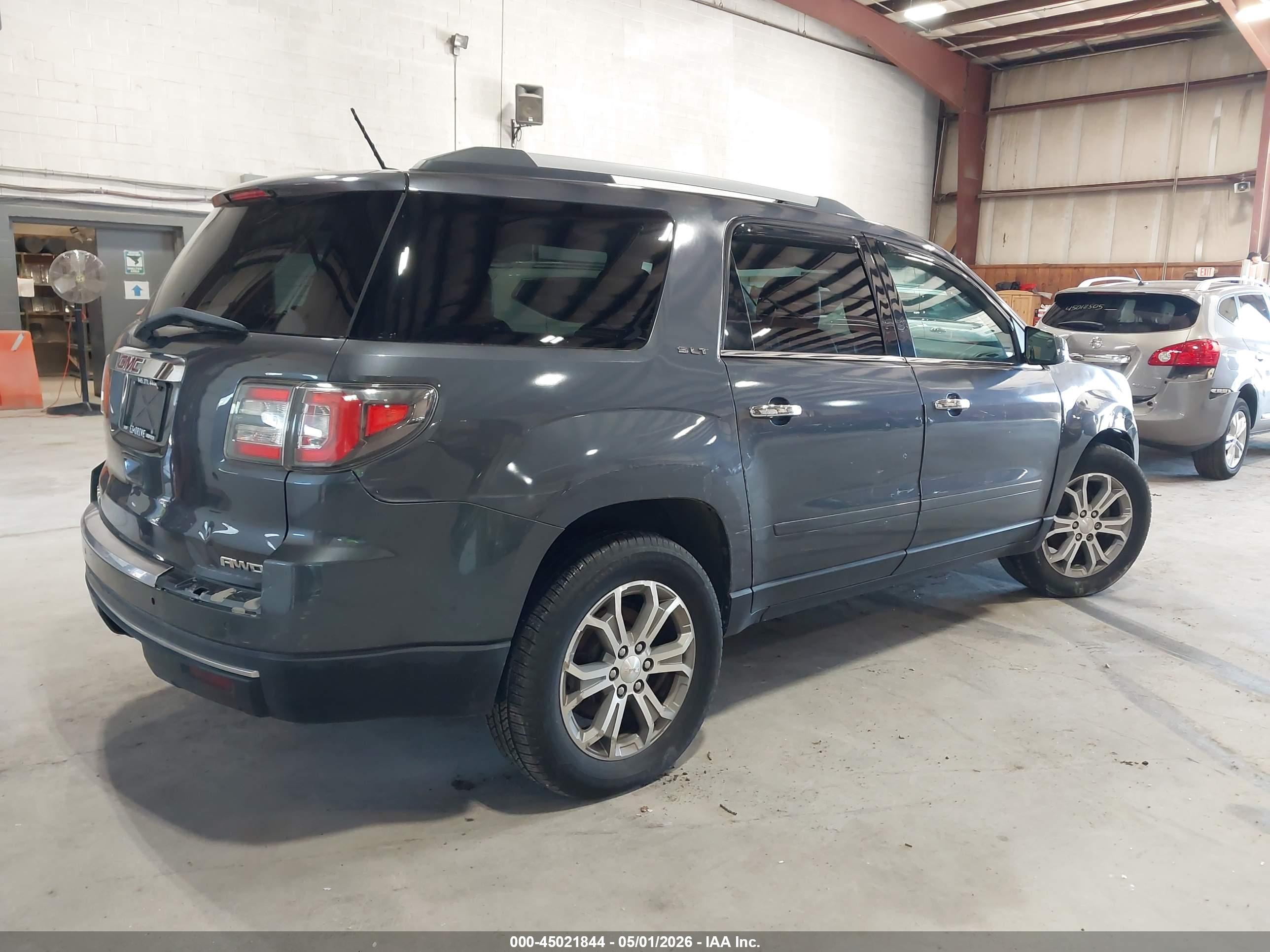 GMC ACADIA image 4