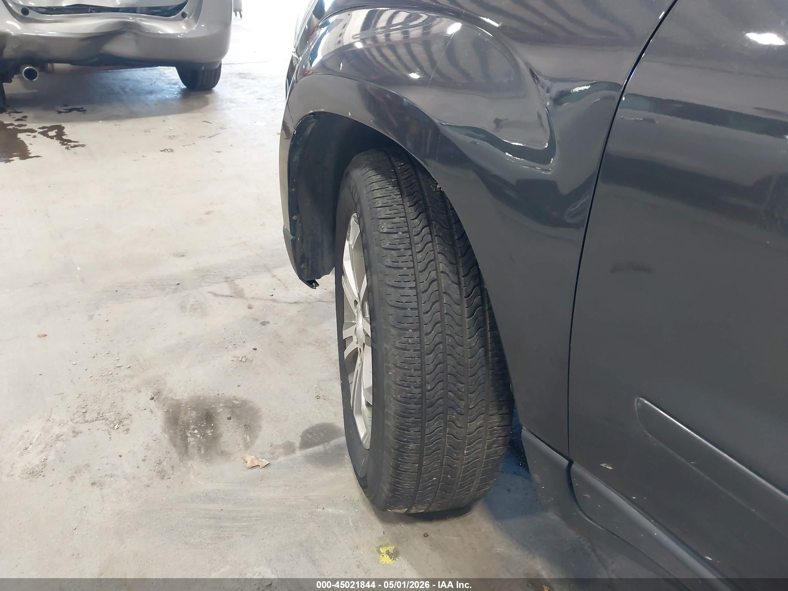 GMC ACADIA image 6