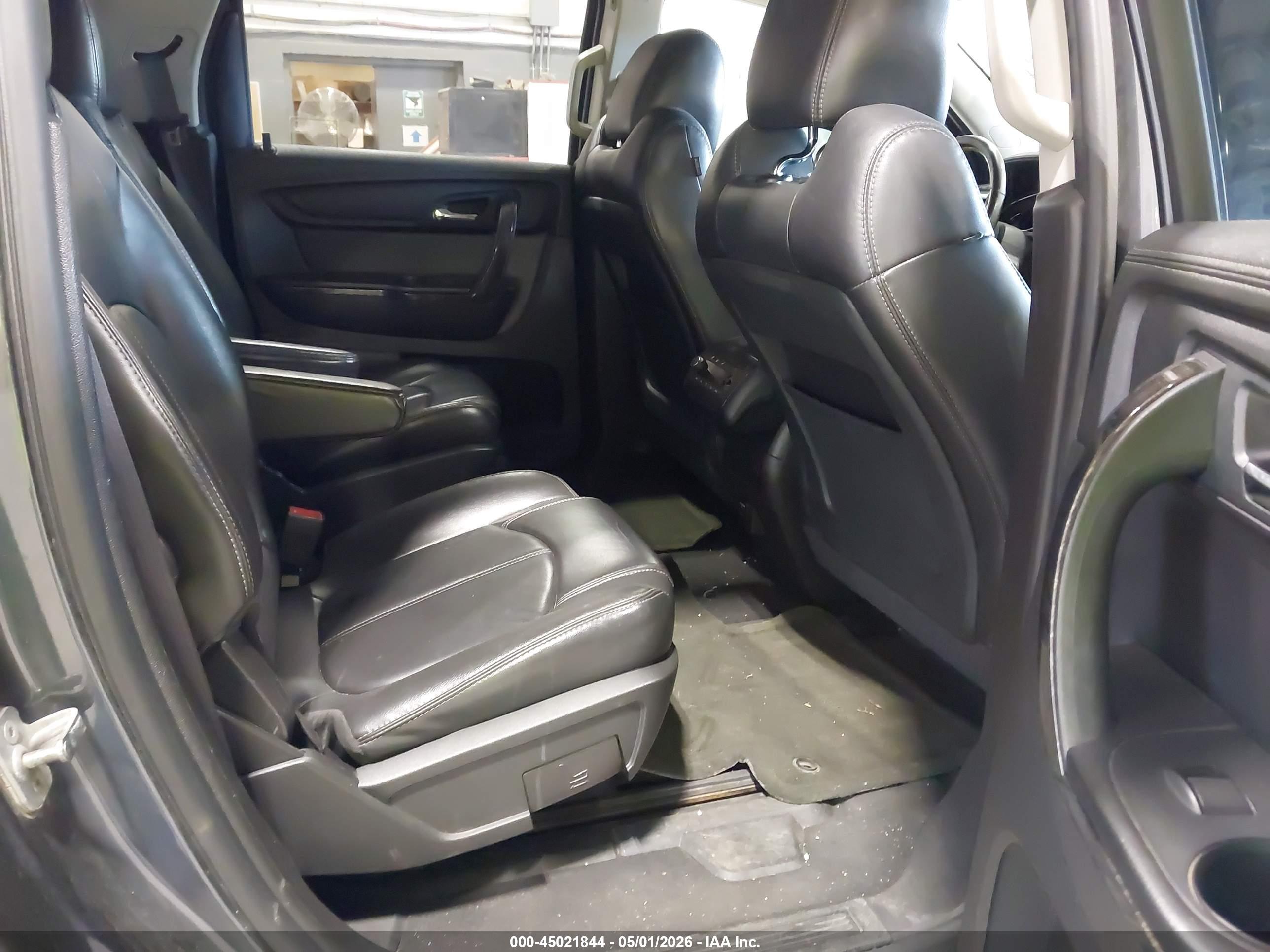 GMC ACADIA image 8