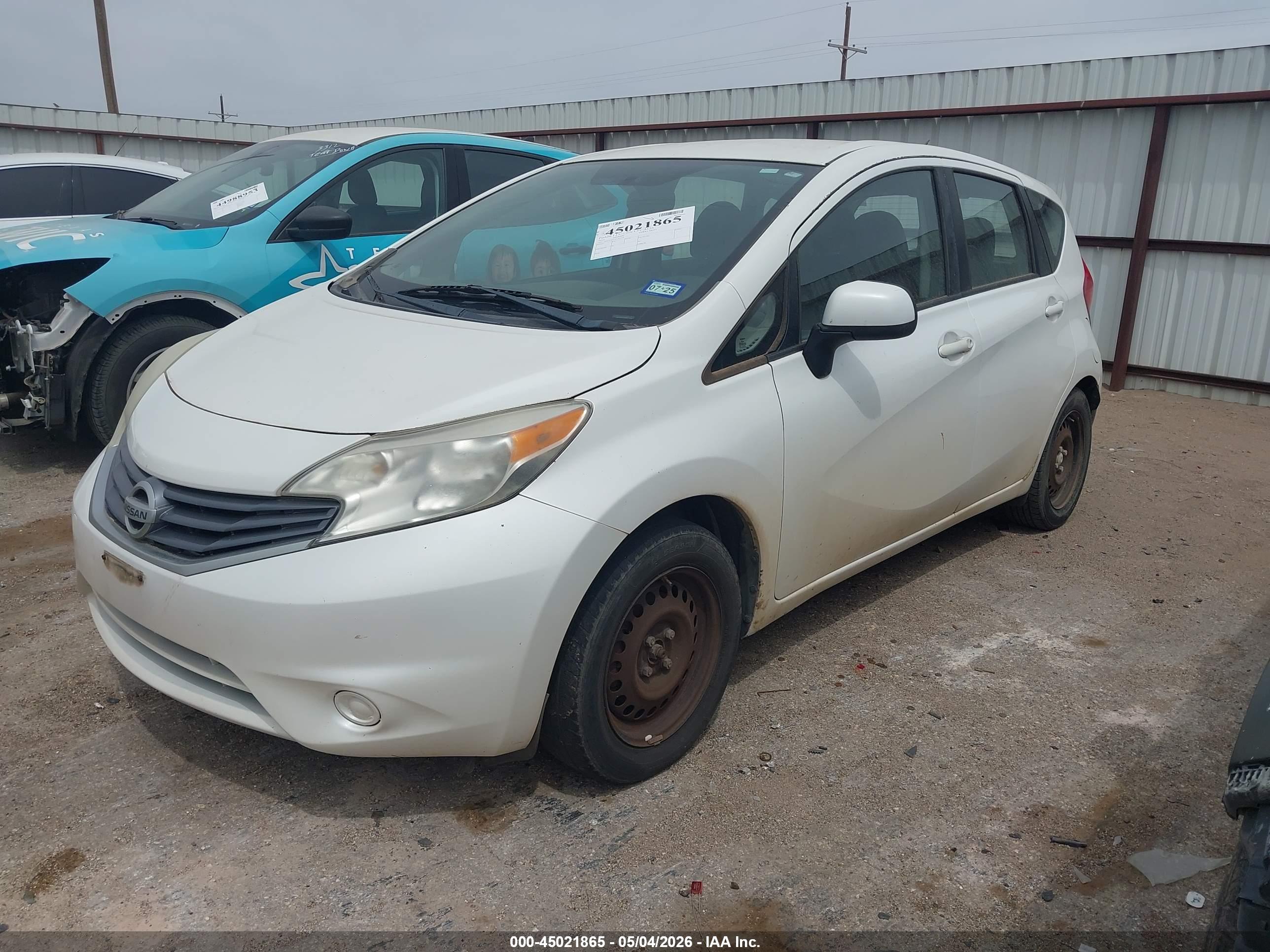 NISSAN VERSA image 2