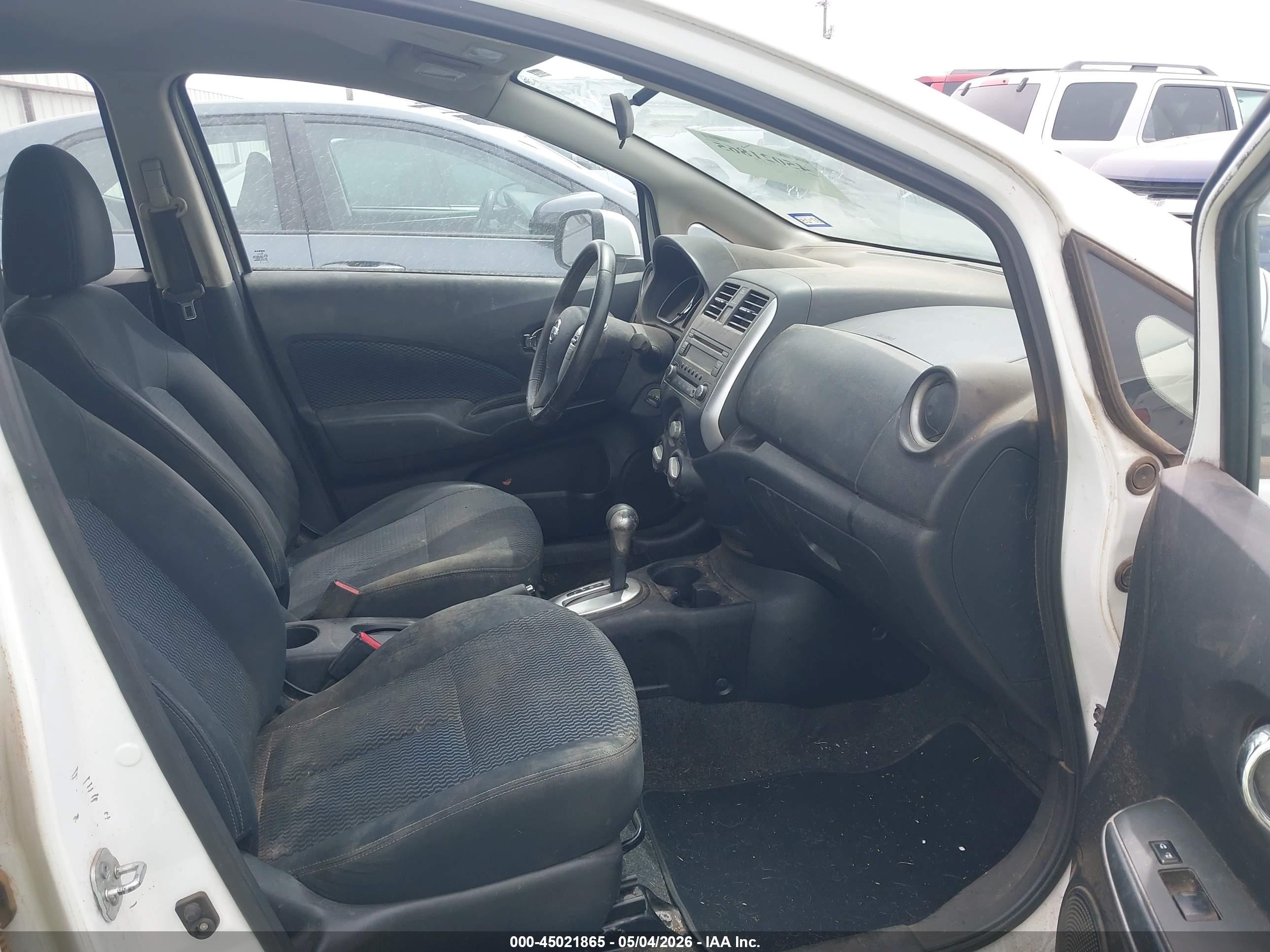 NISSAN VERSA image 5