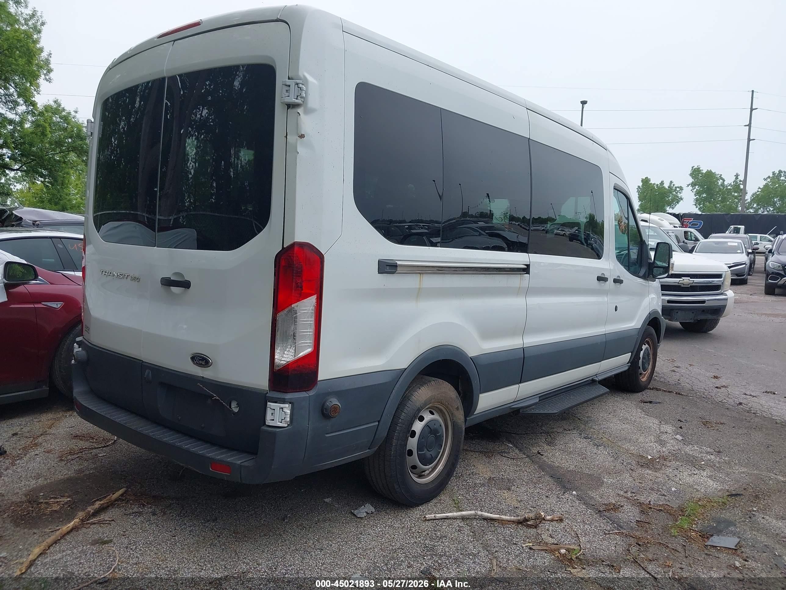 FORD TRANSIT-350 image 4