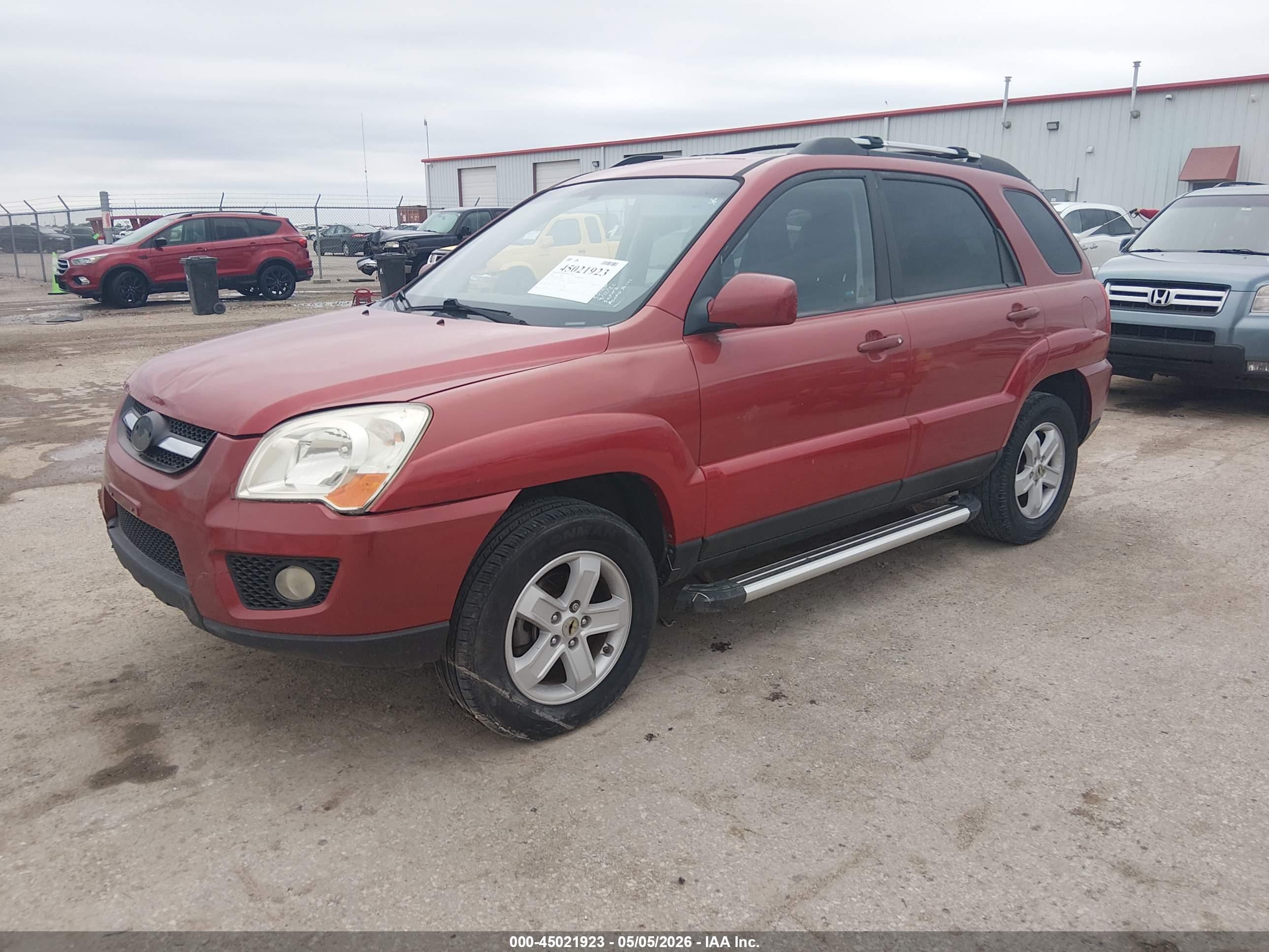 KIA SPORTAGE image 2