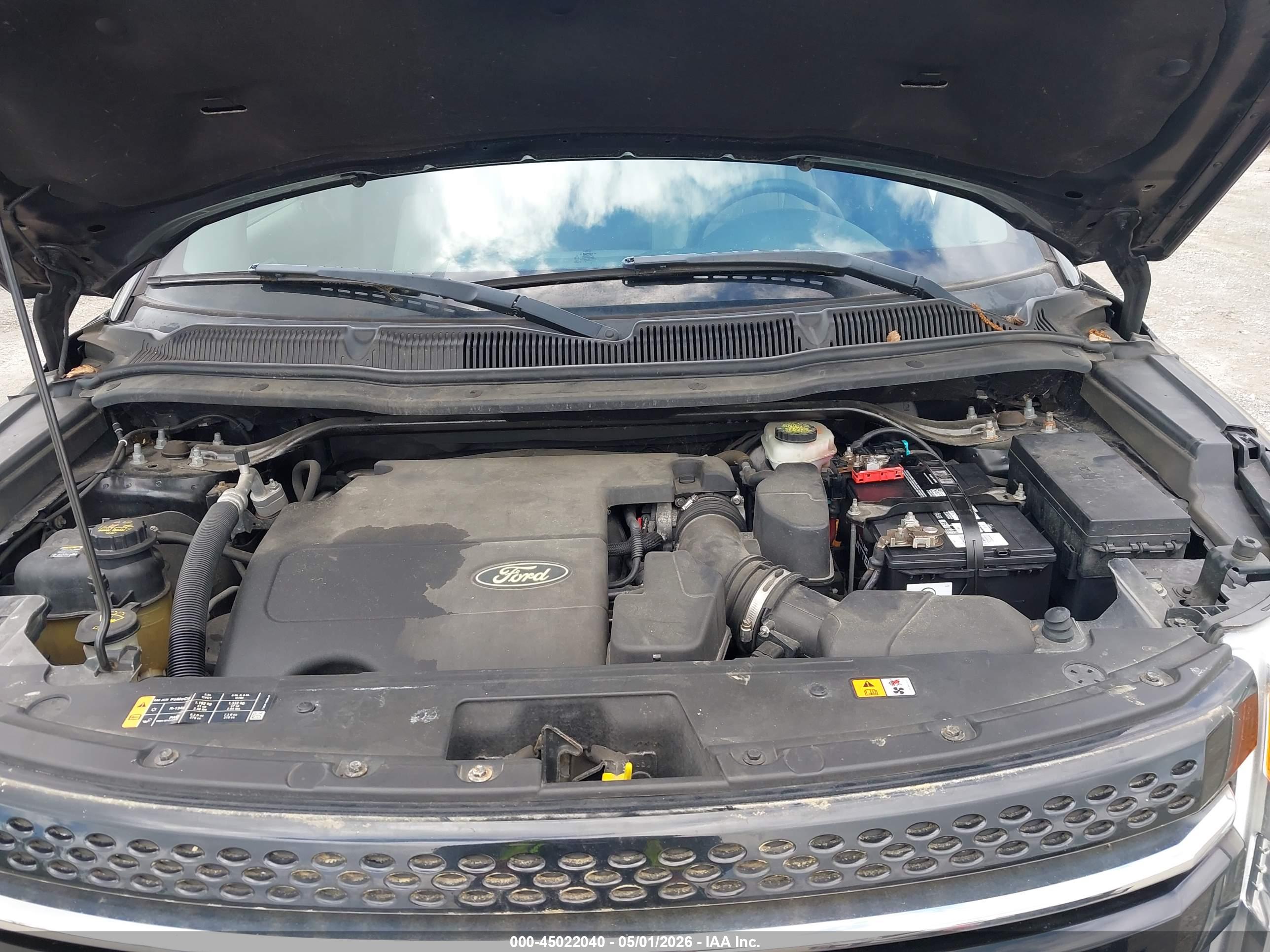 FORD EXPLORER image 10
