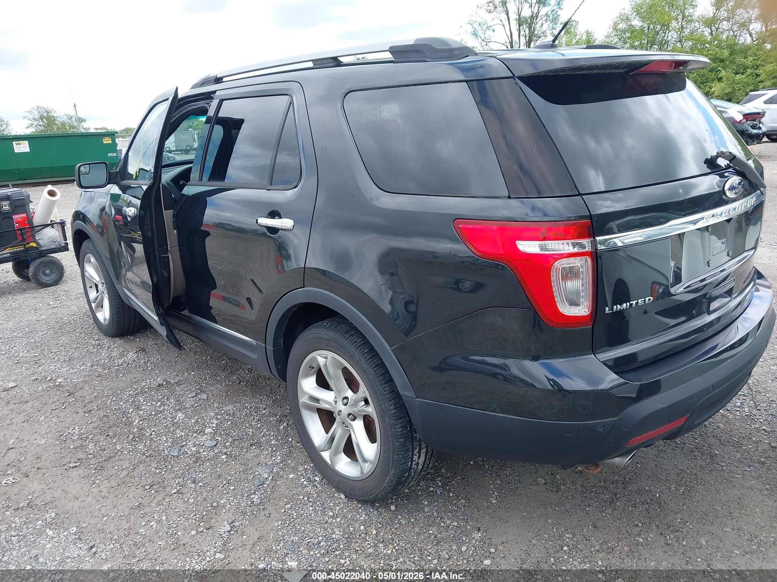 FORD EXPLORER image 3