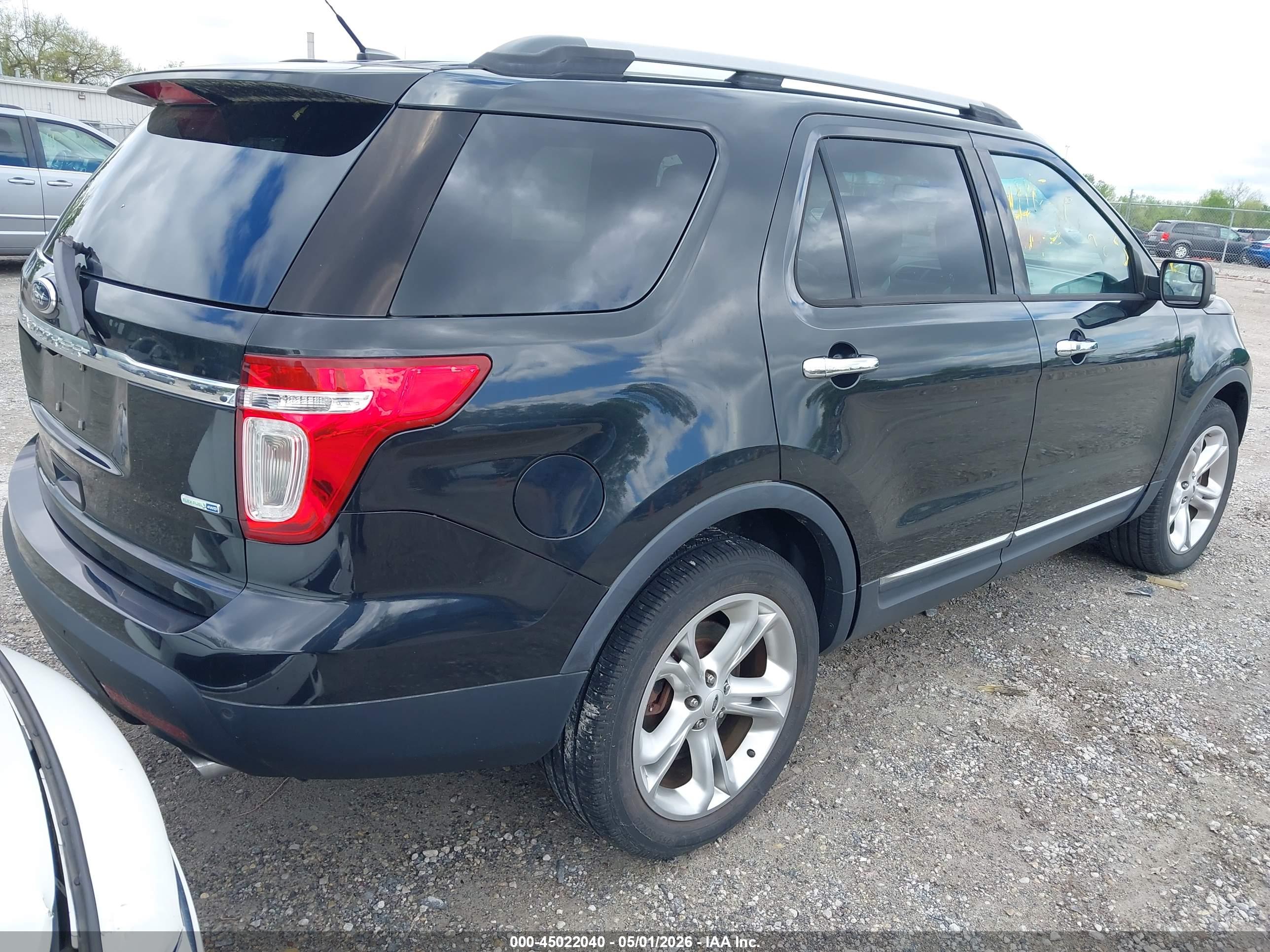 FORD EXPLORER image 4
