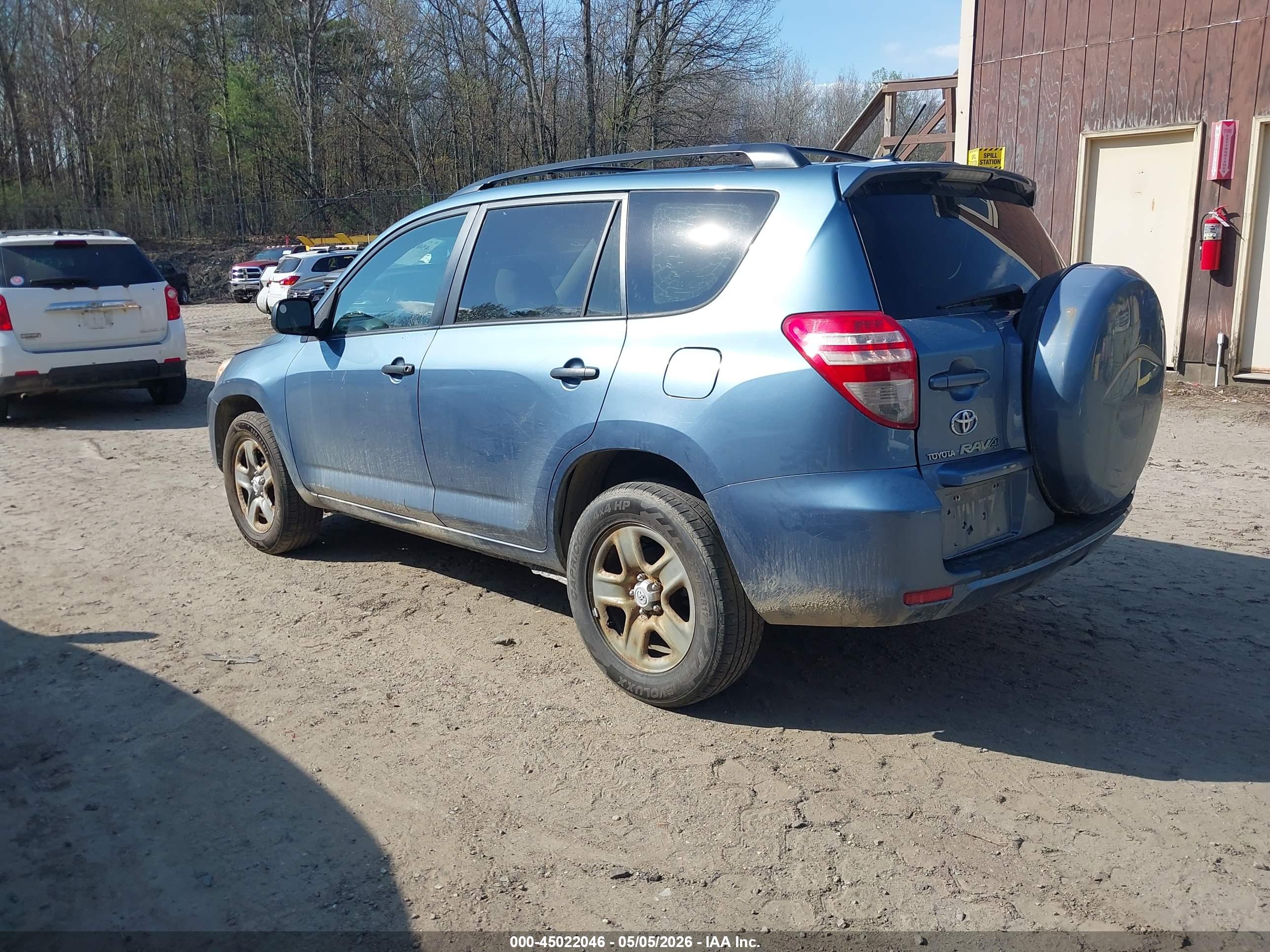 TOYOTA RAV4 image 3